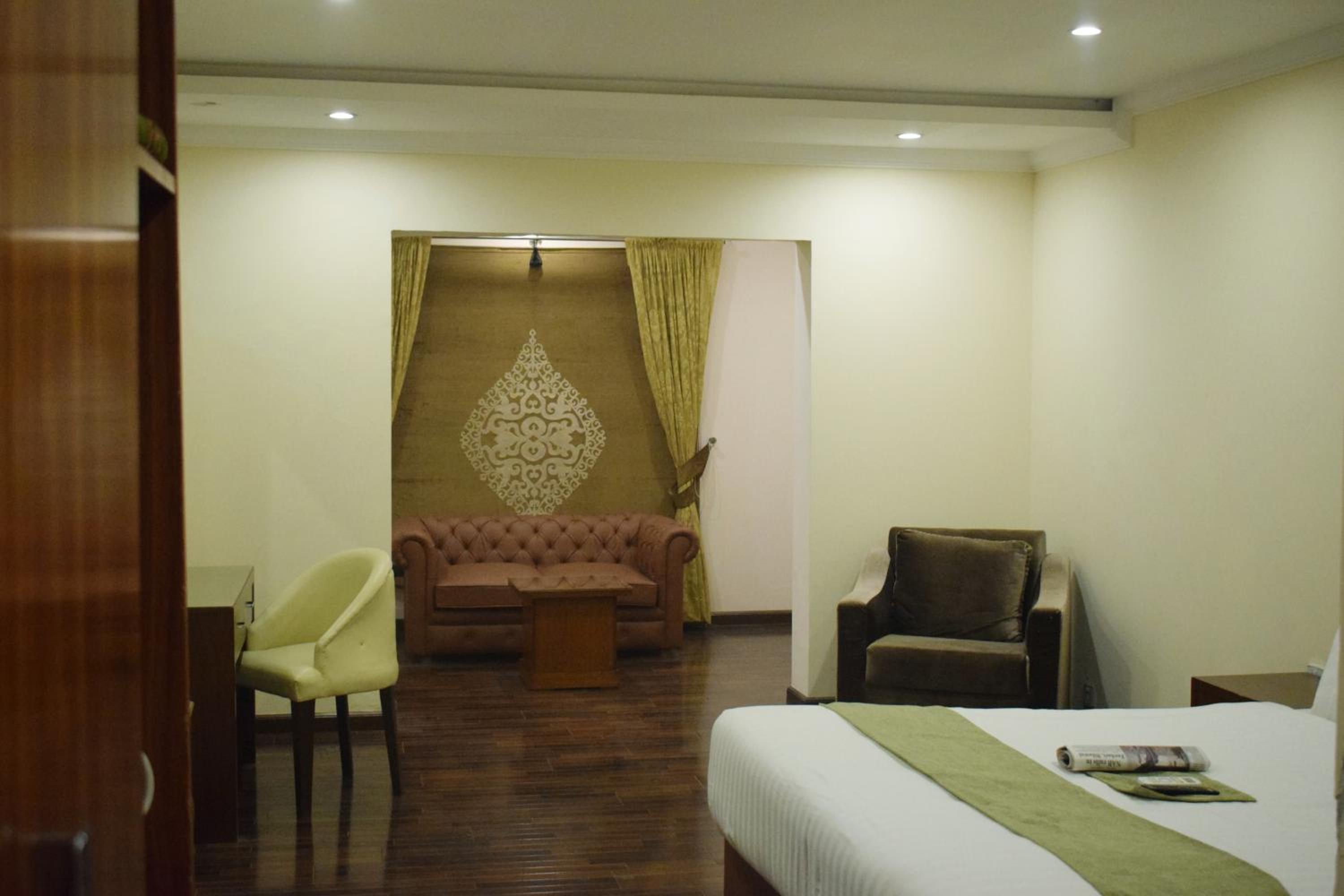 Deluxe Double or Twin Room photo 2