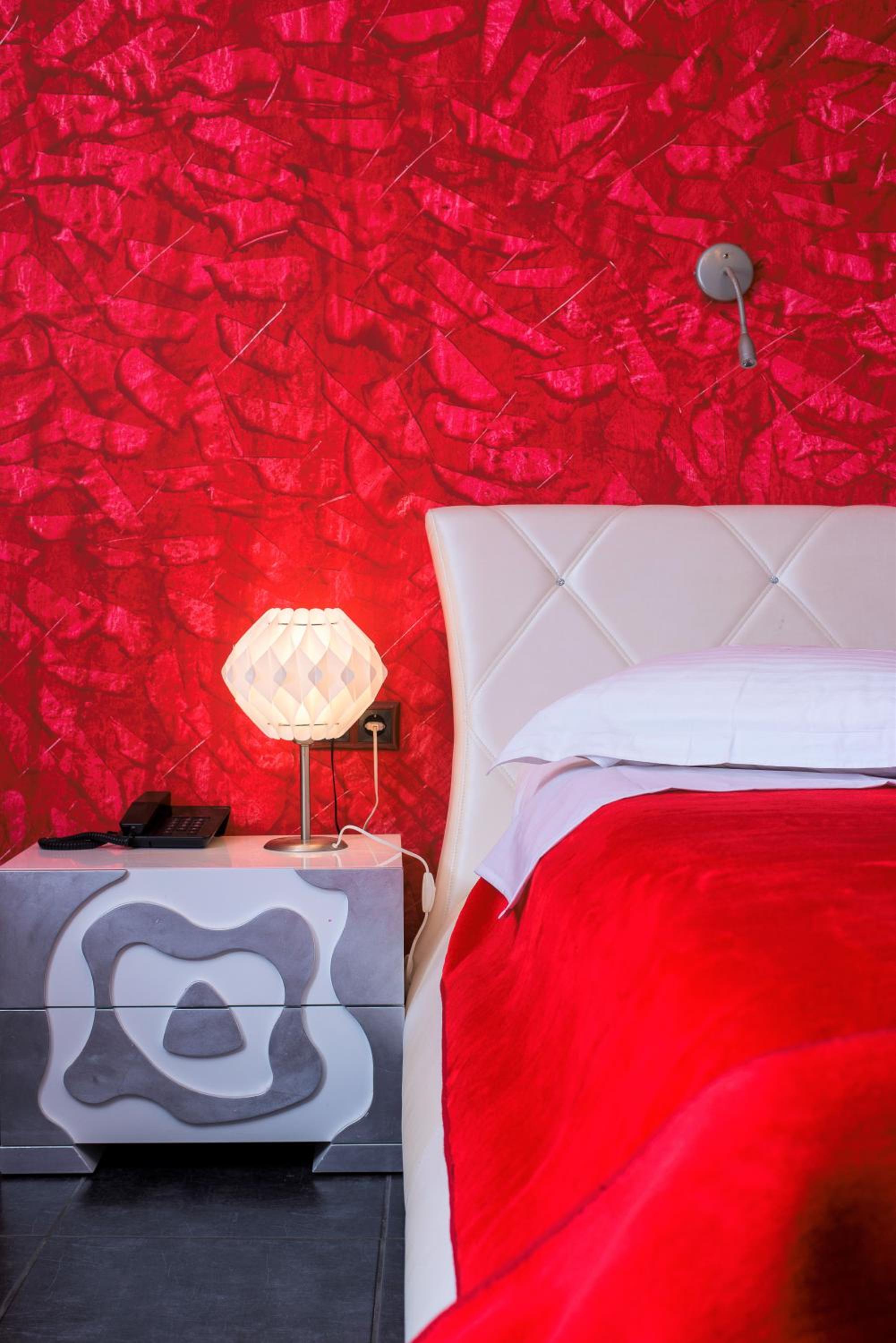 Deluxe Double or Twin Room - Photo 10