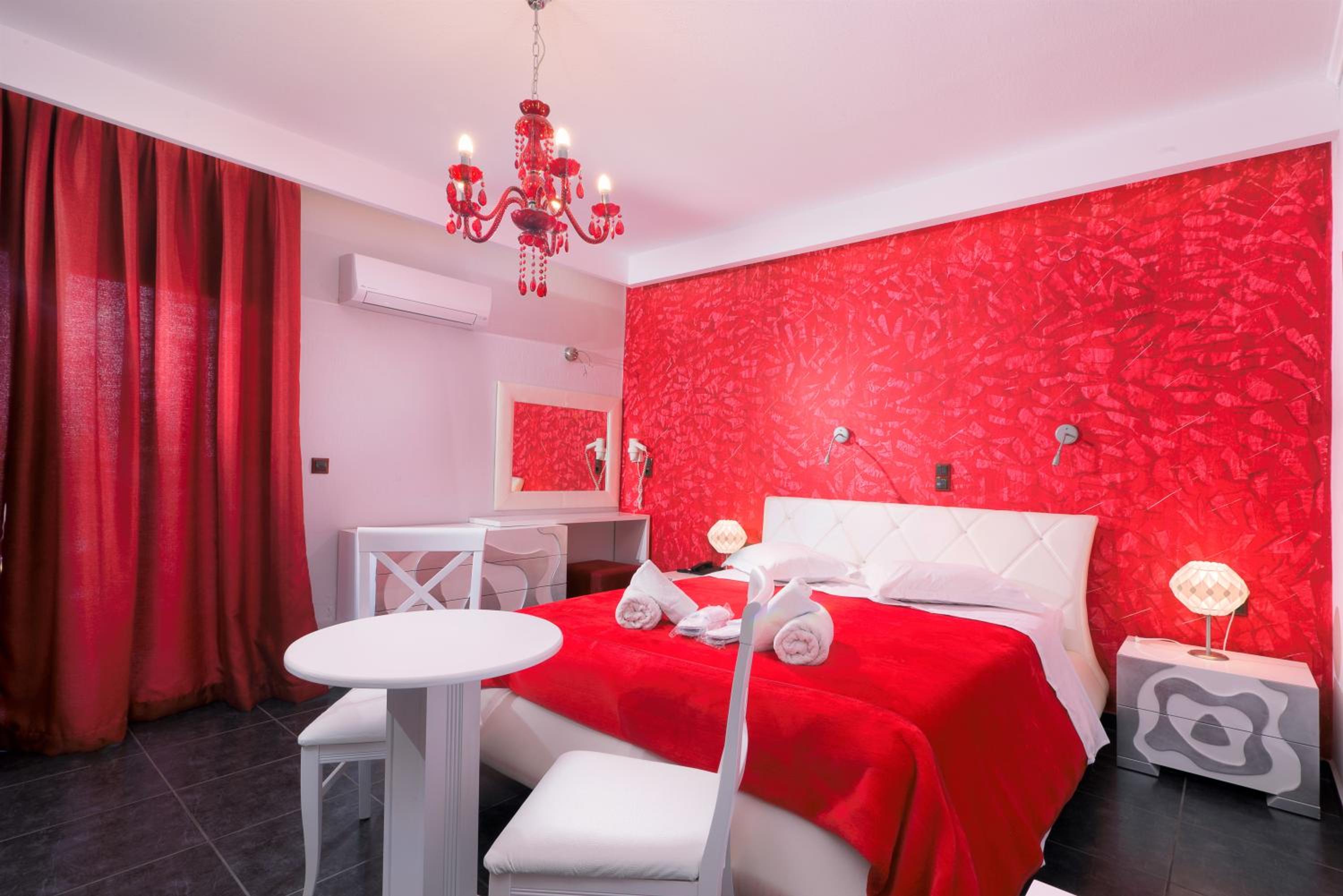 Deluxe Double or Twin Room - Photo 8