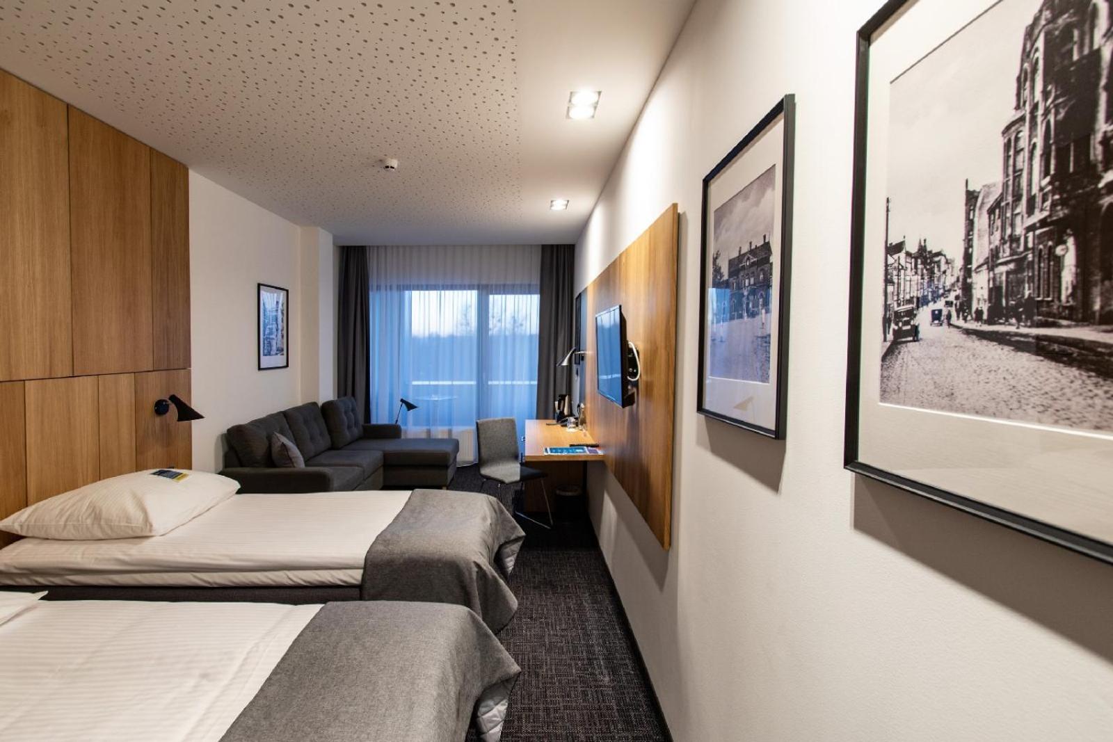 Deluxe Double Room with Balcony photo 2