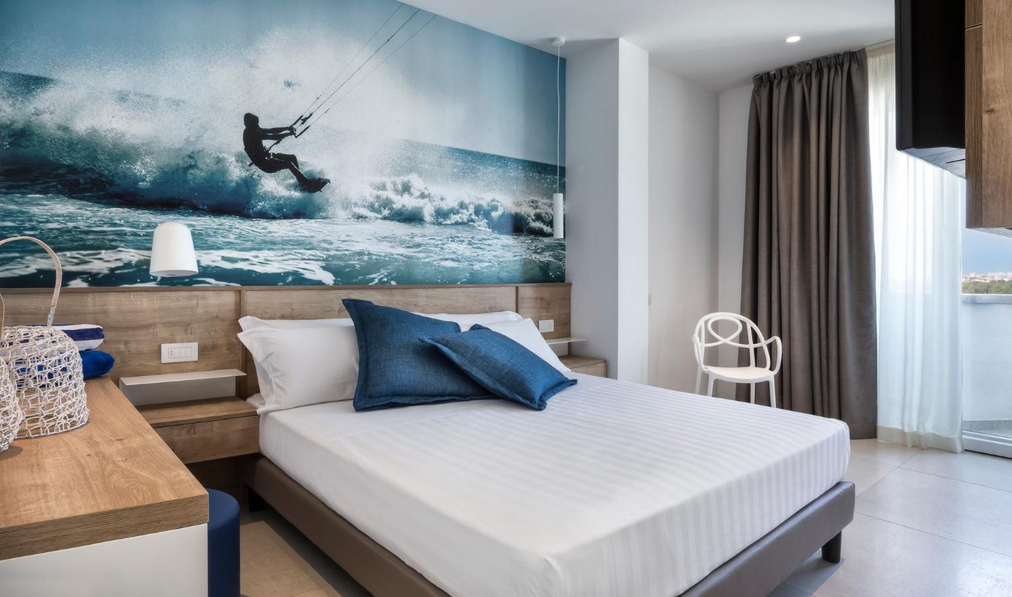 Double Room with Lateral Sea View photo 2