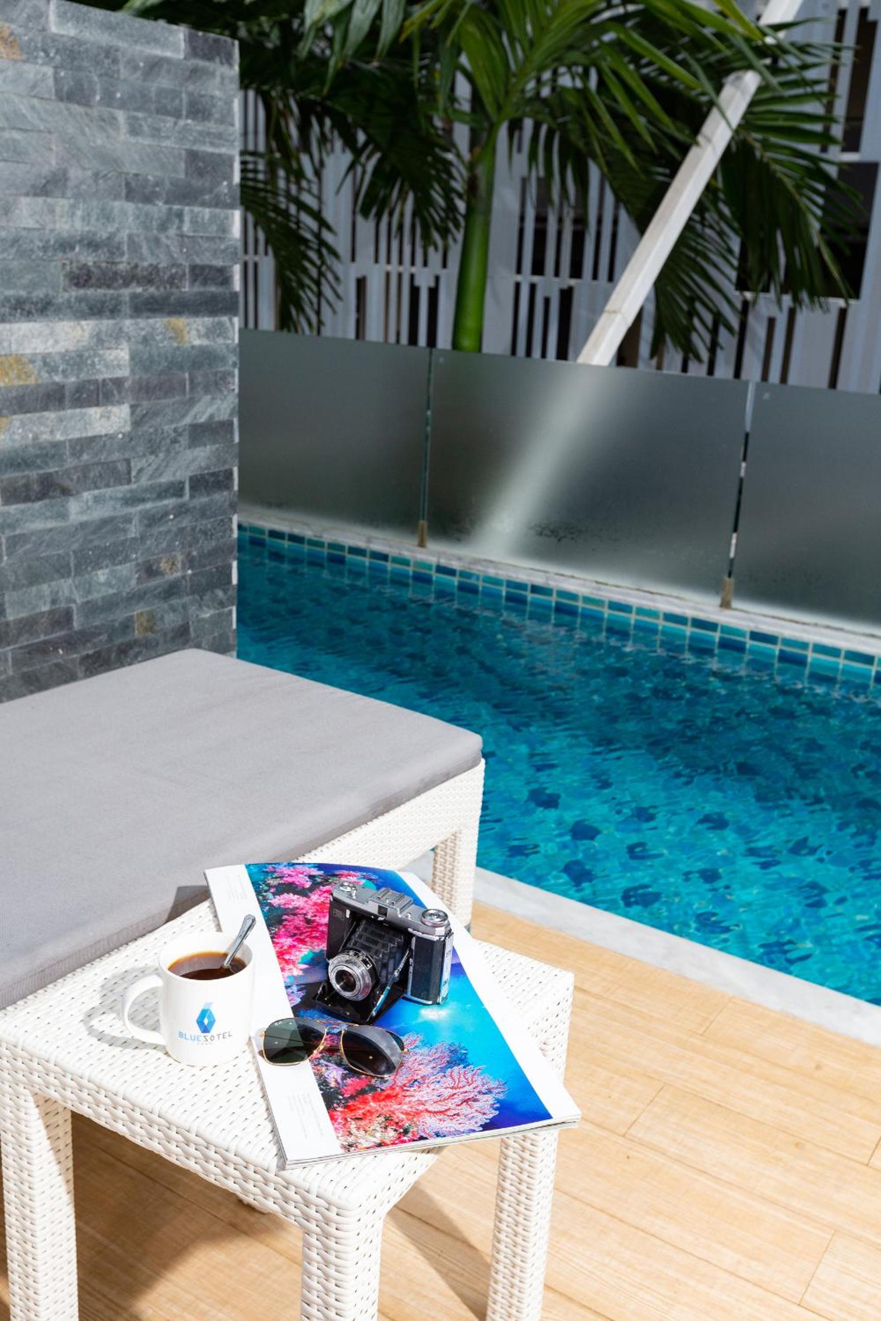 Deluxe Pool Facing Room - Photo 4