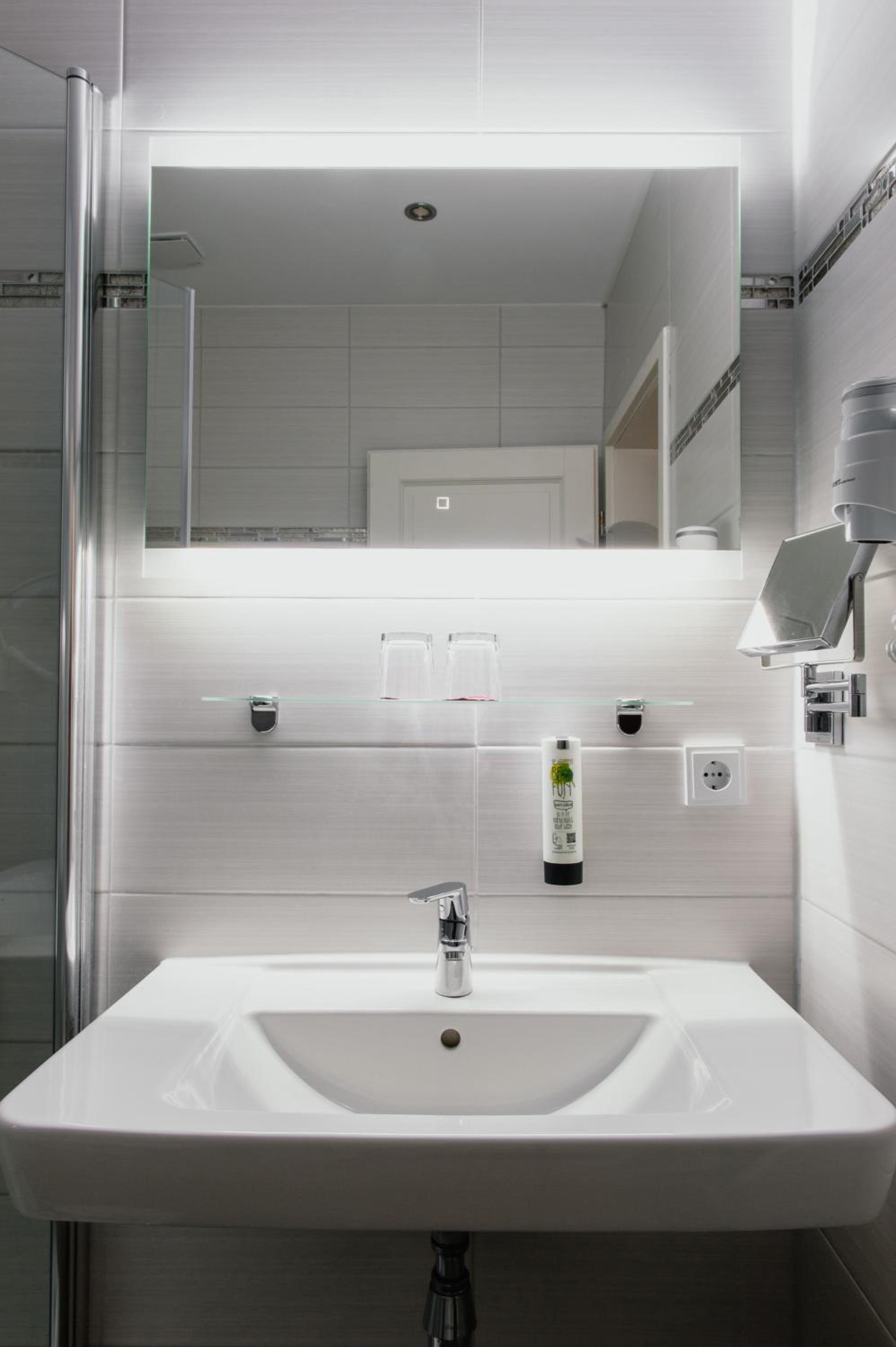 Double or Twin Room - New Building photo 2