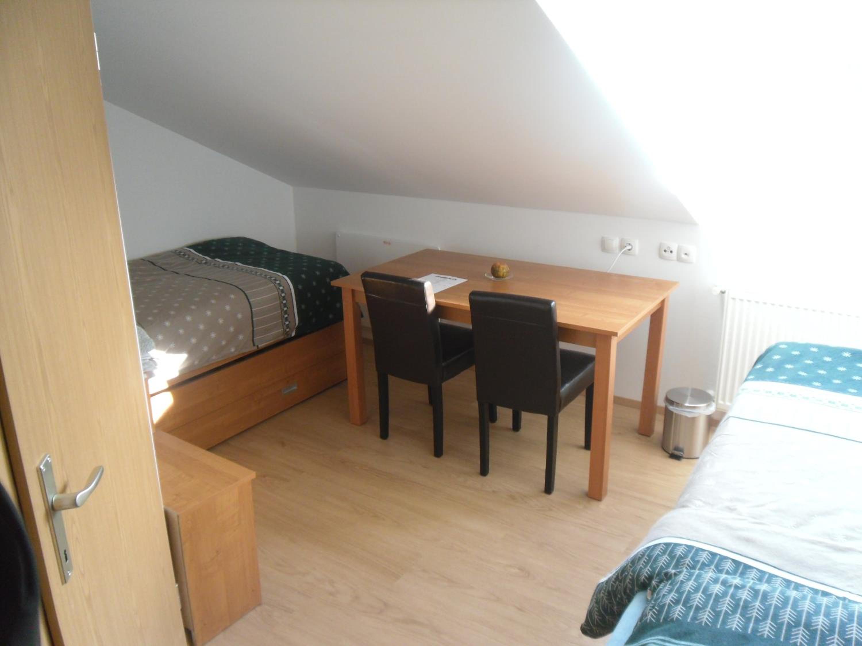 Budget Twin Room - Photo 4