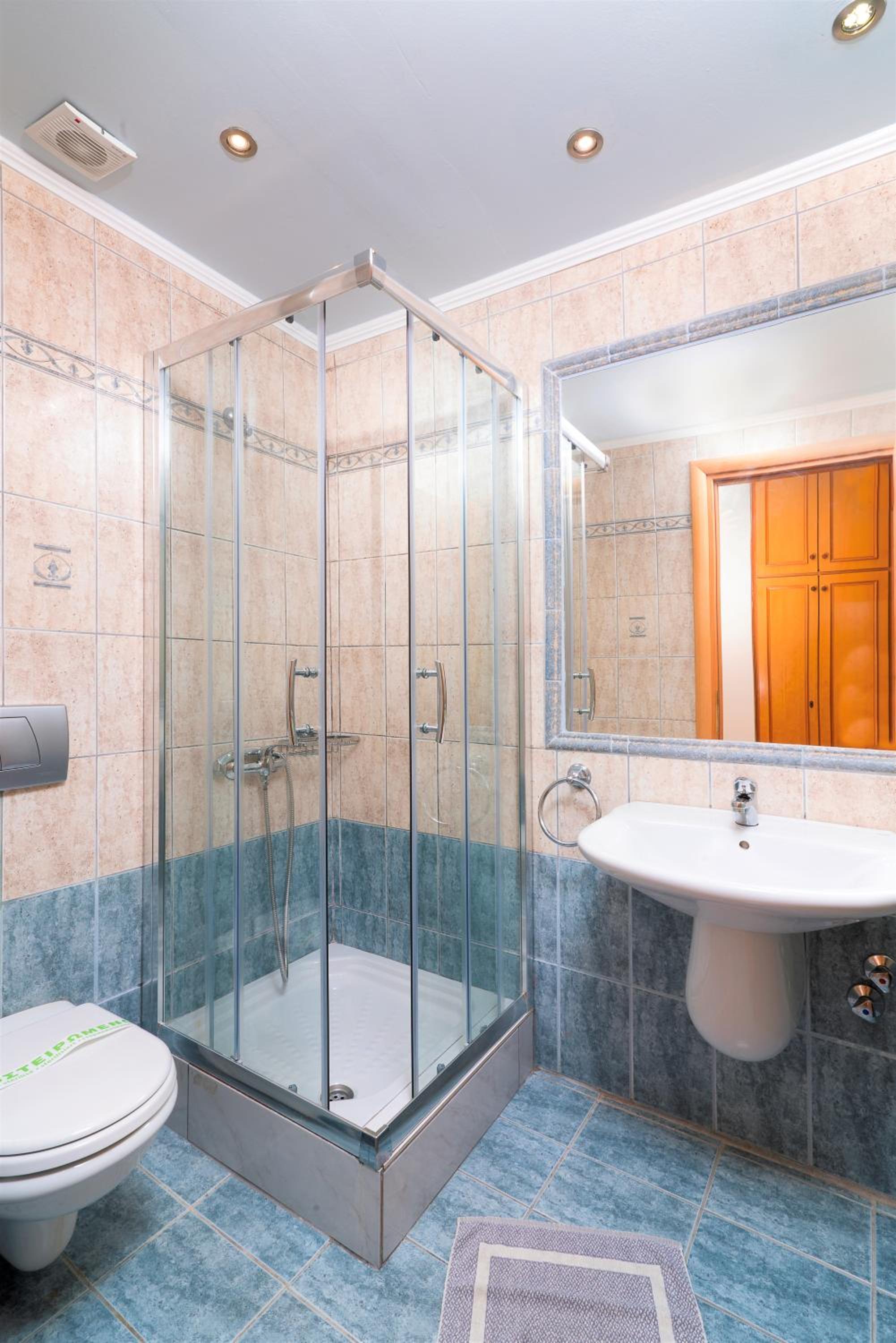 Superior Double or Twin Room - Photo 17