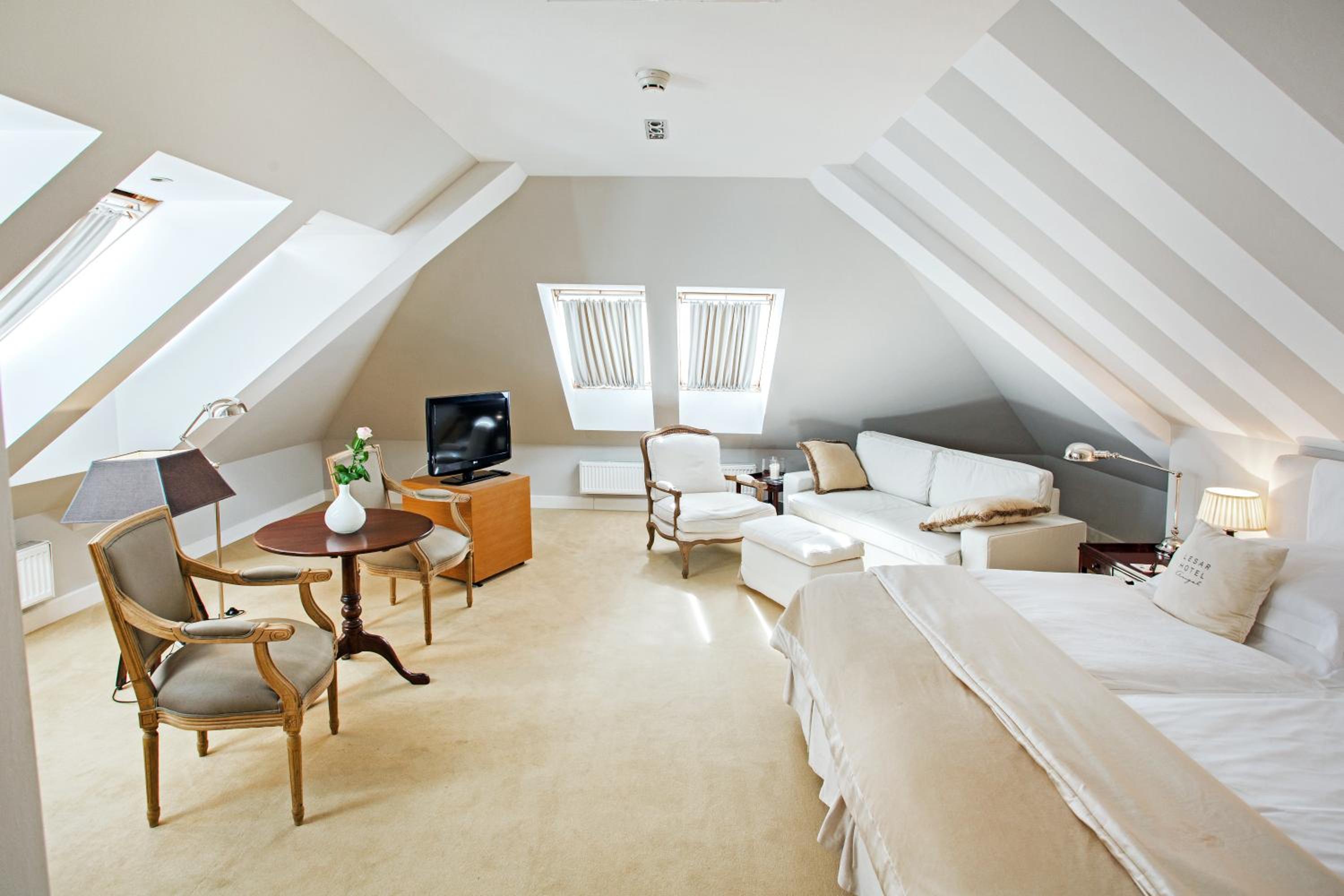 Deluxe Double or Twin Room - Photo 2