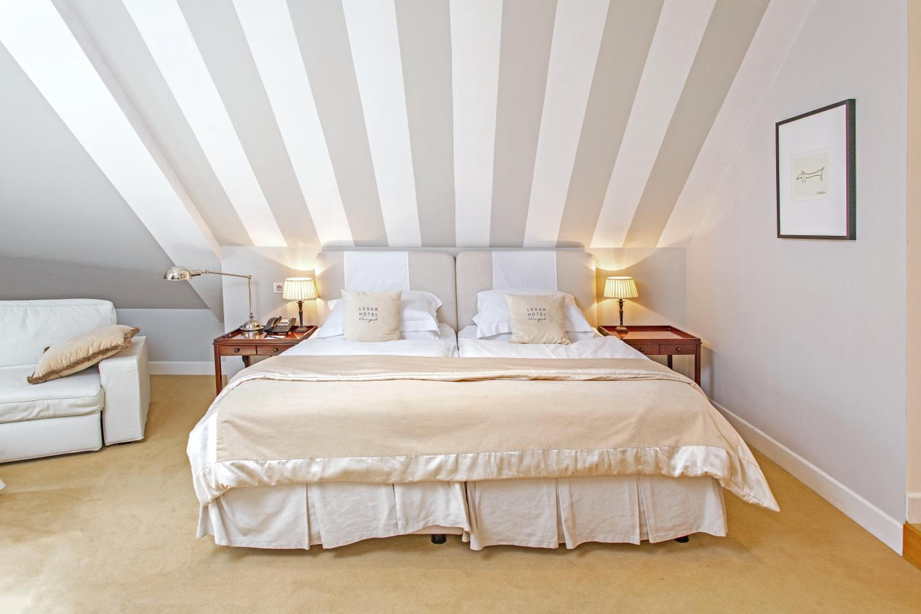 Deluxe Double or Twin Room - Photo 6