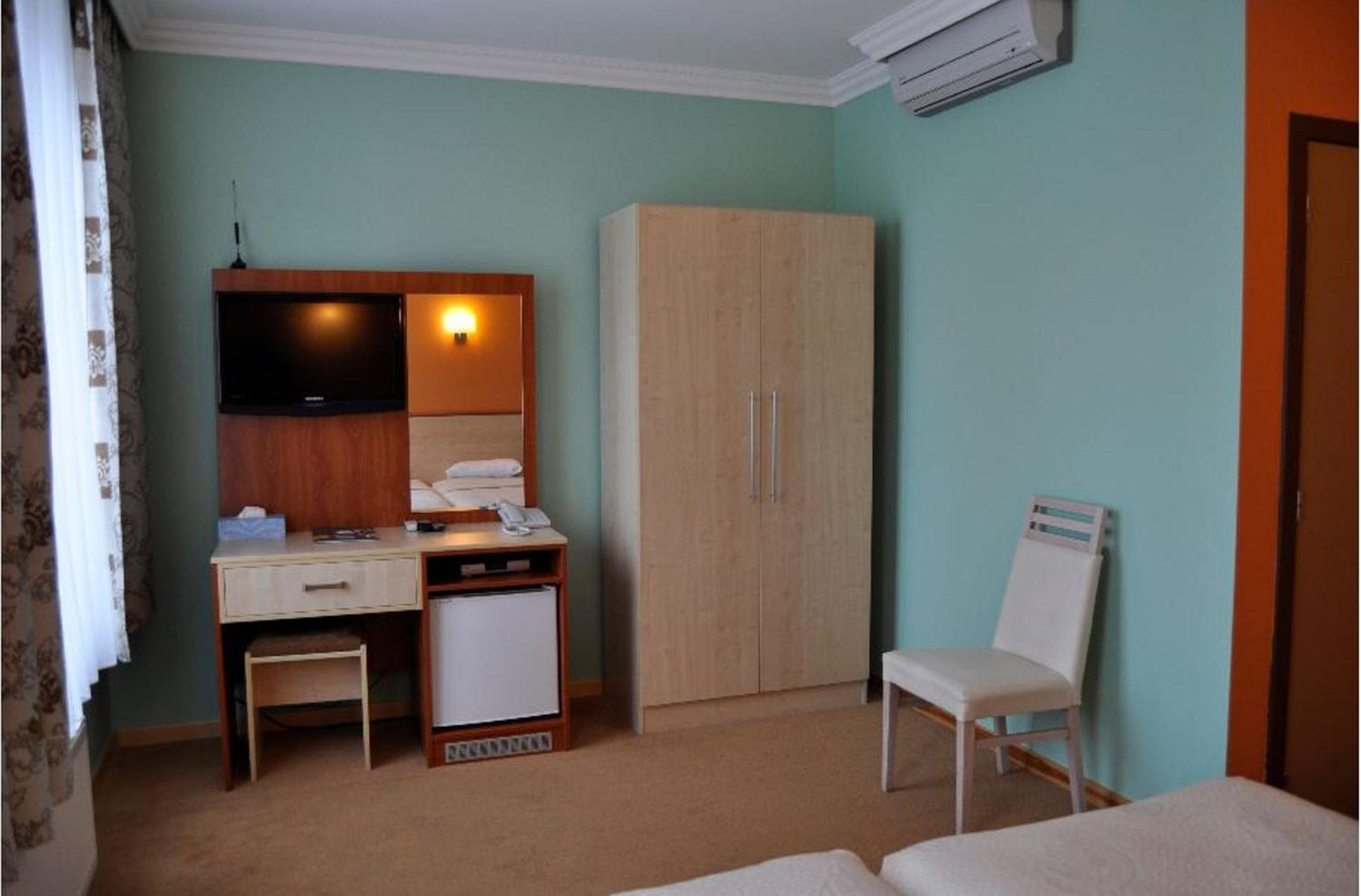 Twin Room - Photo 5