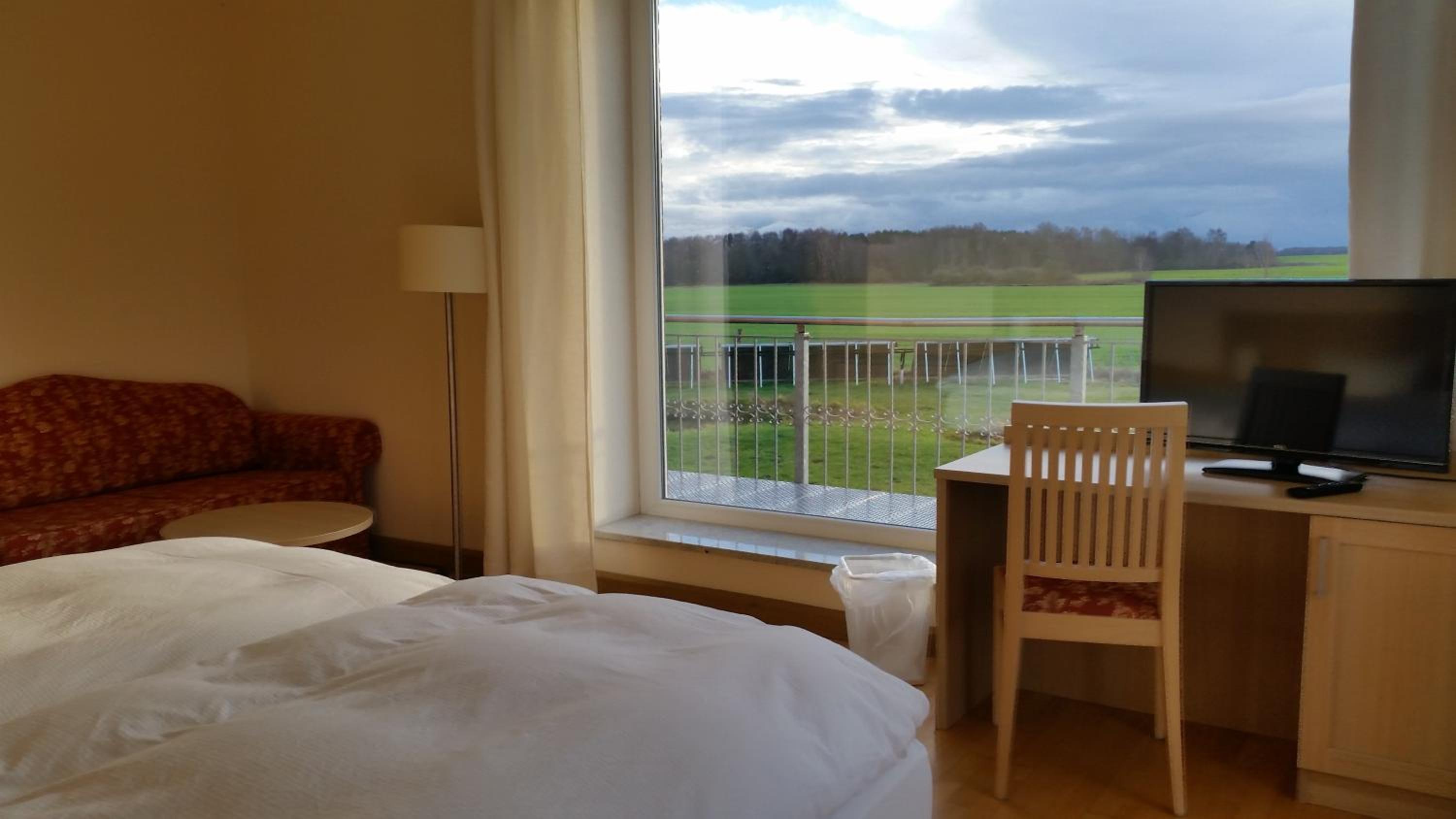 Deluxe Room - Photo 4