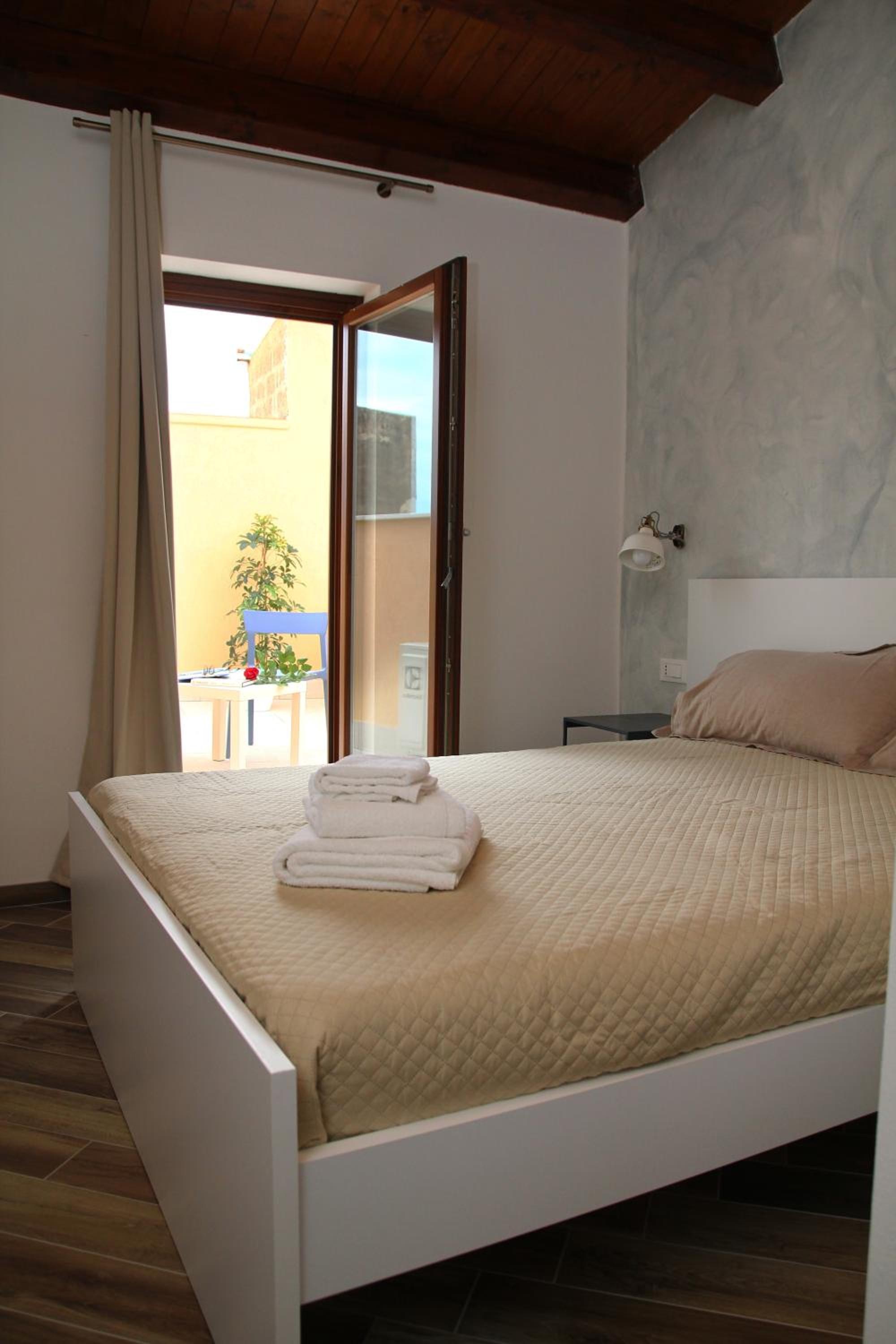 Small Double Room photo 1