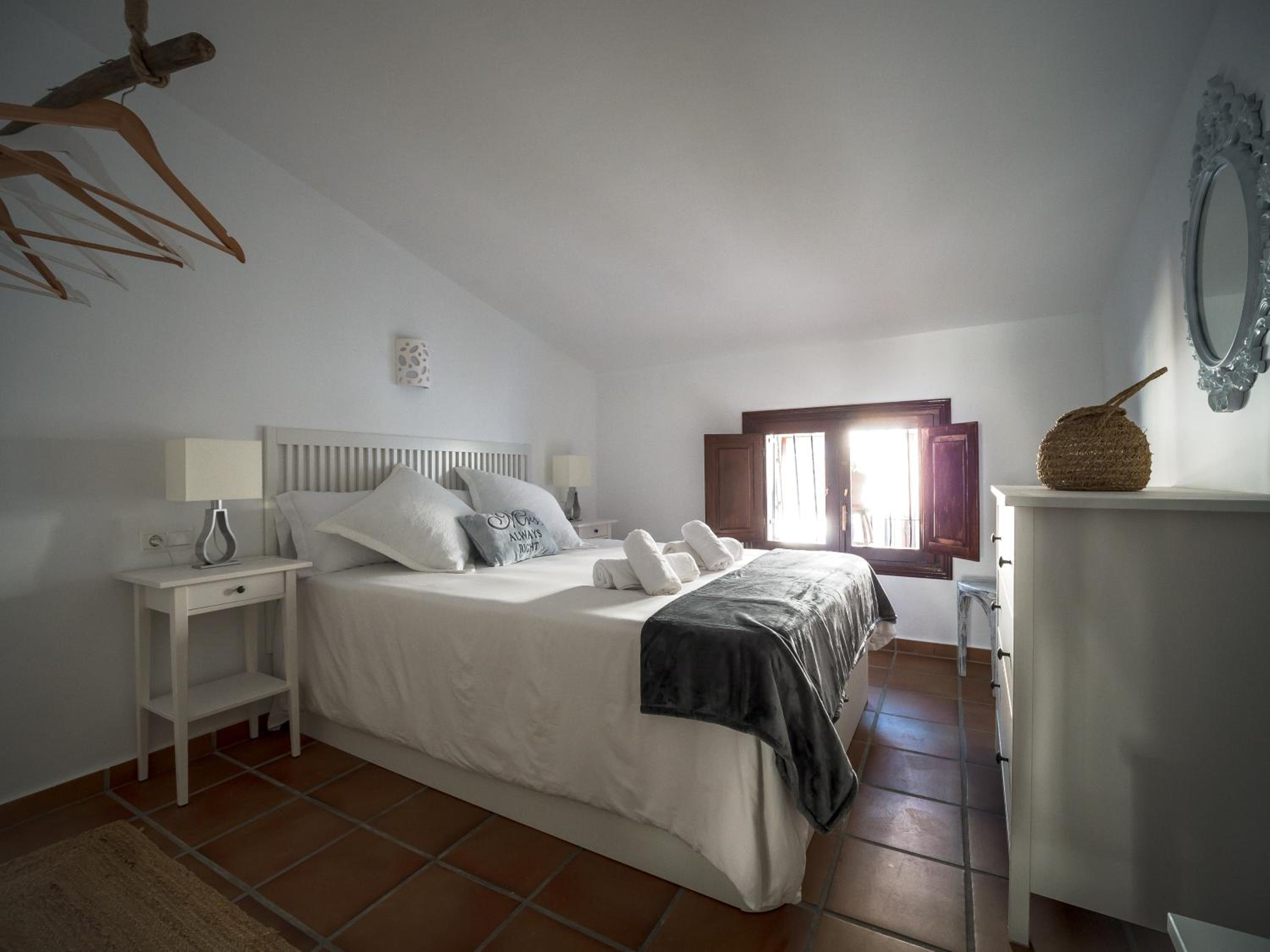 Three-Bedroom House - Photo 13
