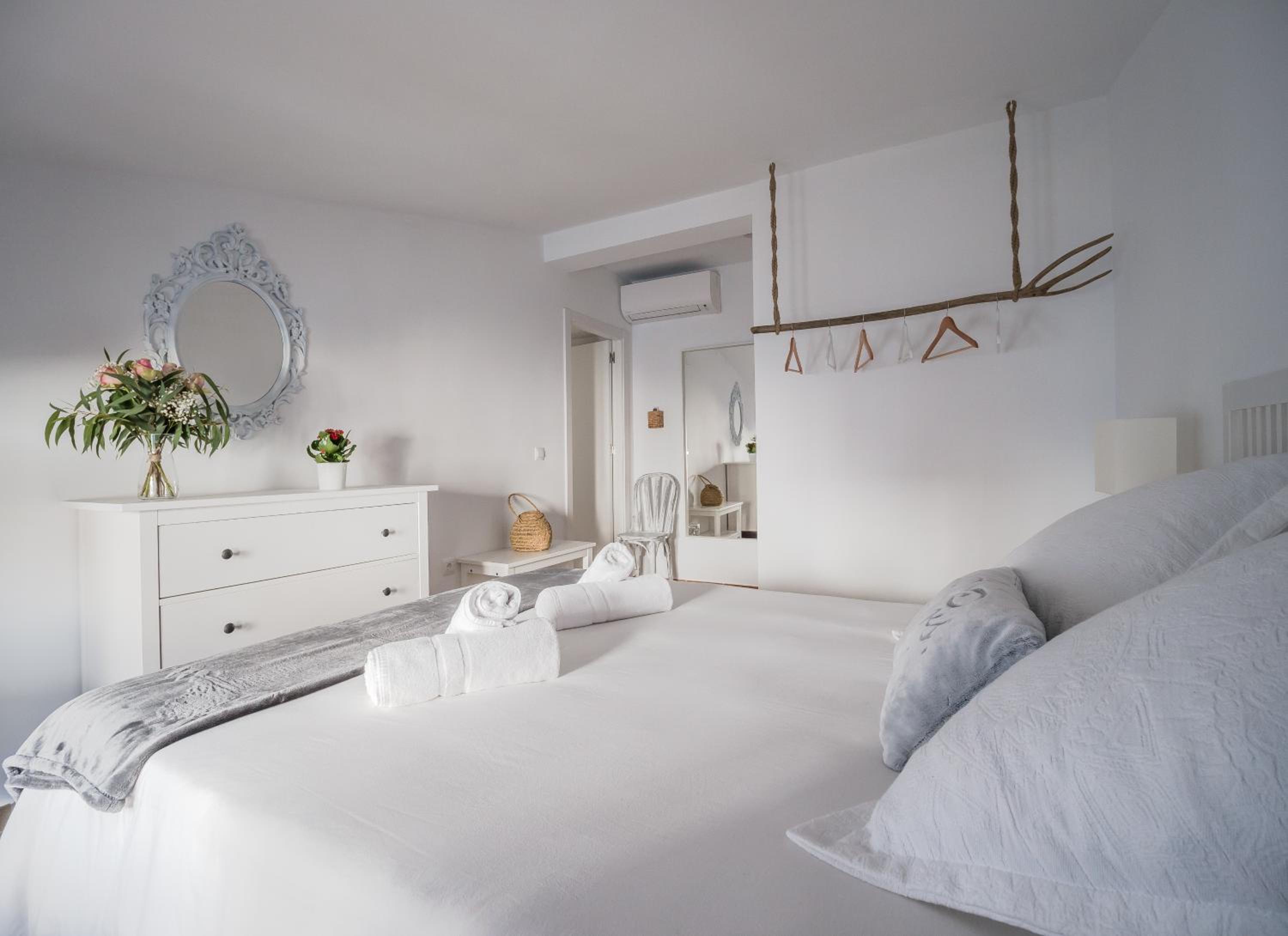 Three-Bedroom House - Photo 14