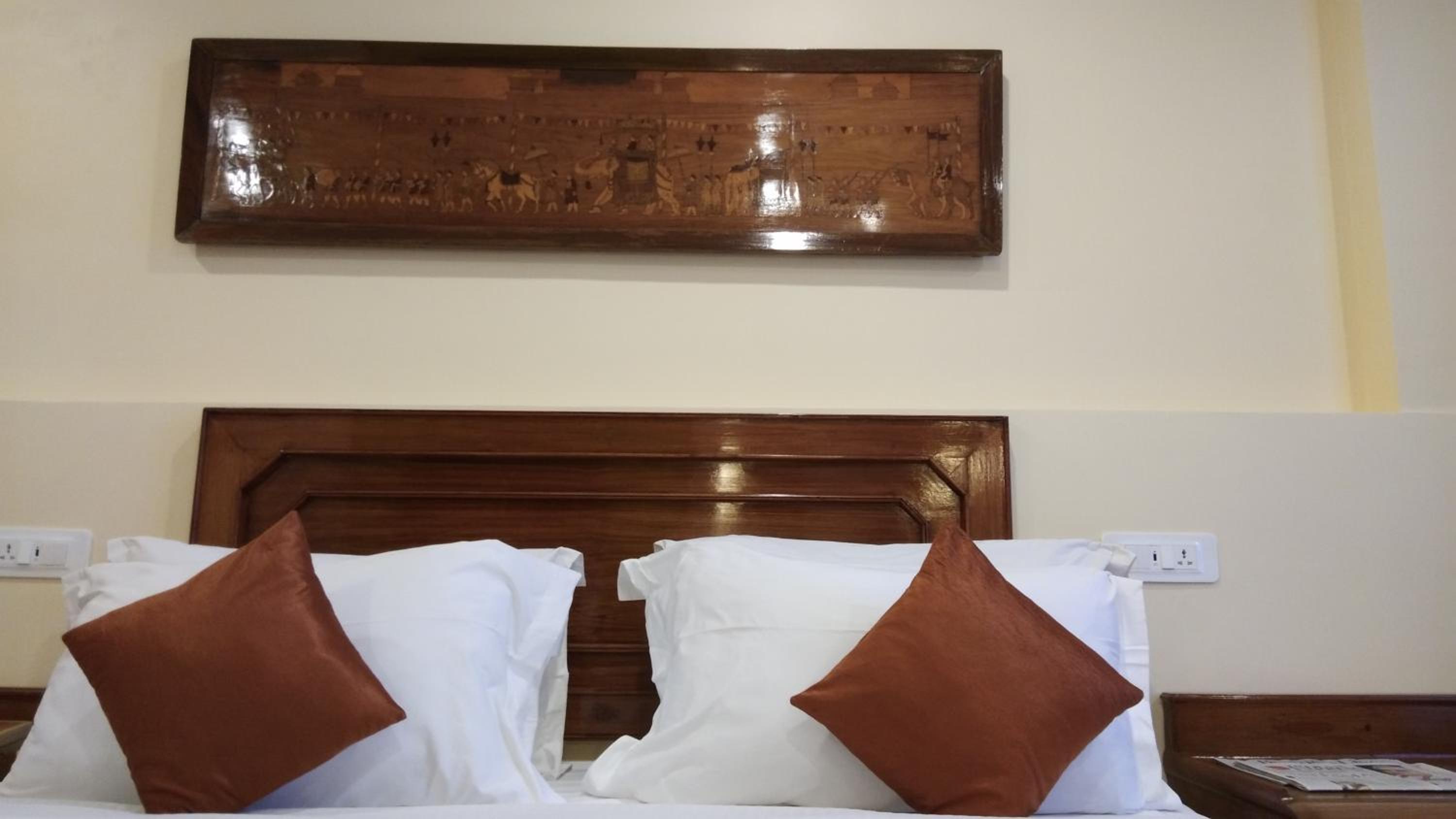 Executive Room - Photo 6