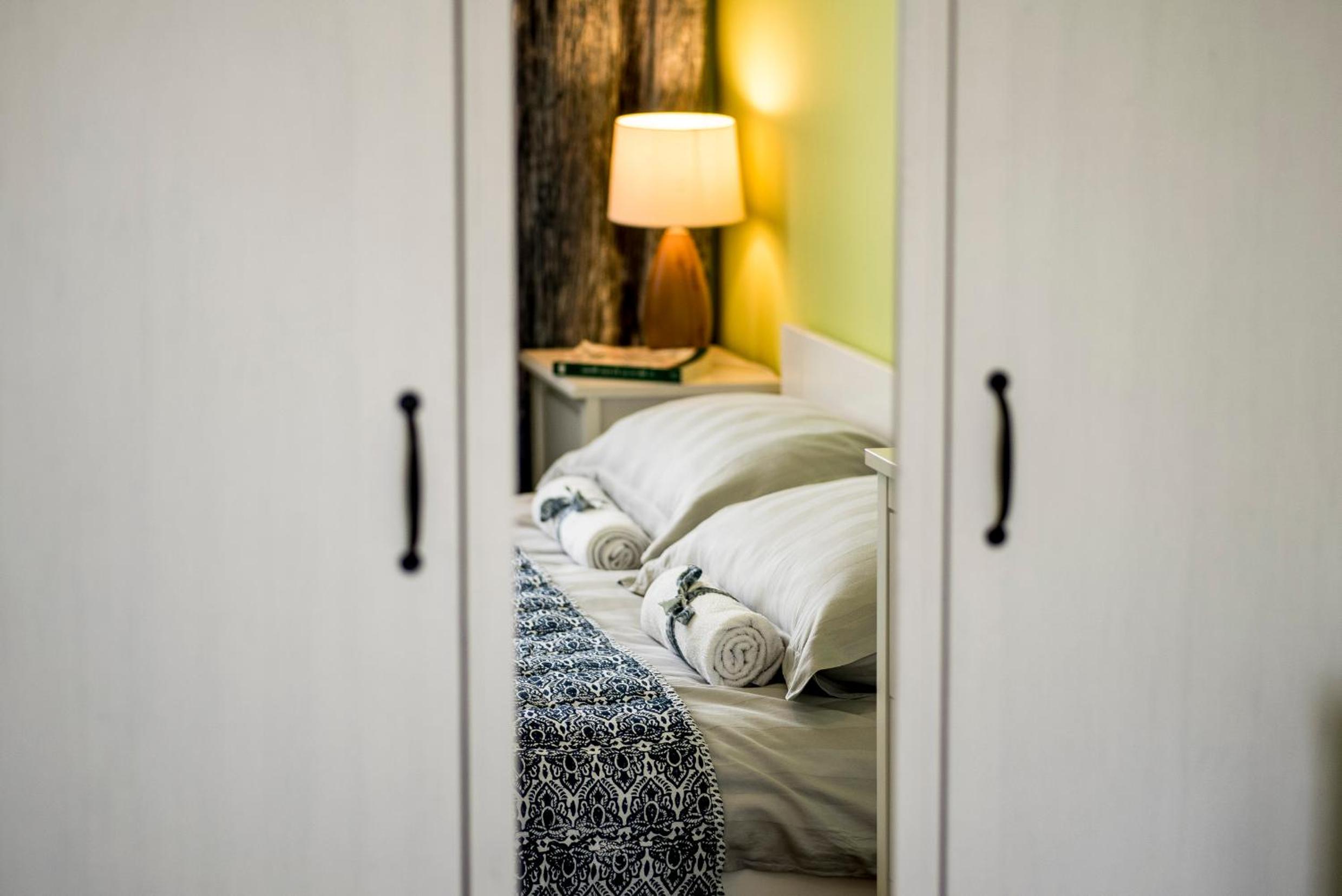 One-Bedroom Apartment - Photo 11