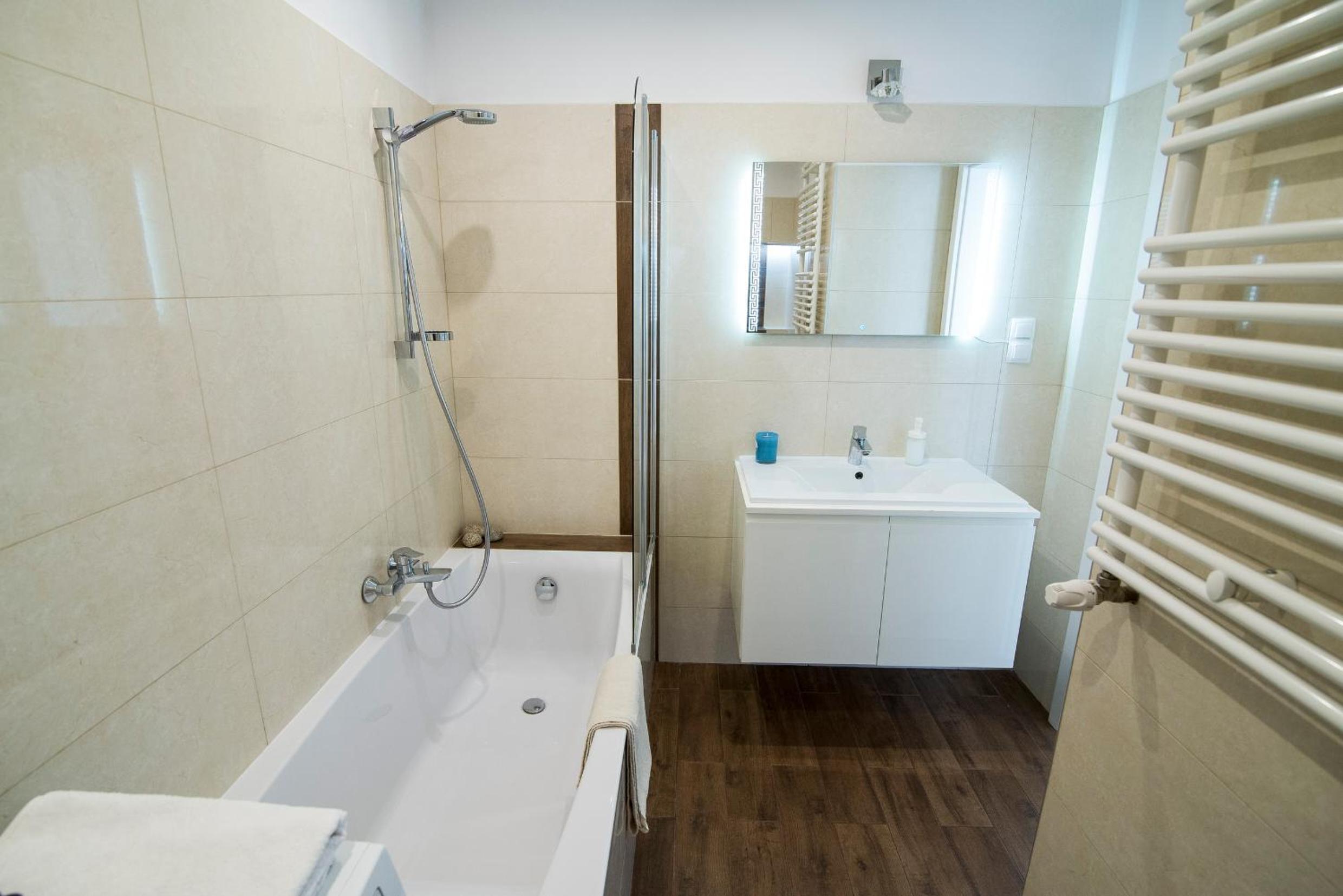 One-Bedroom Apartment - Photo 15