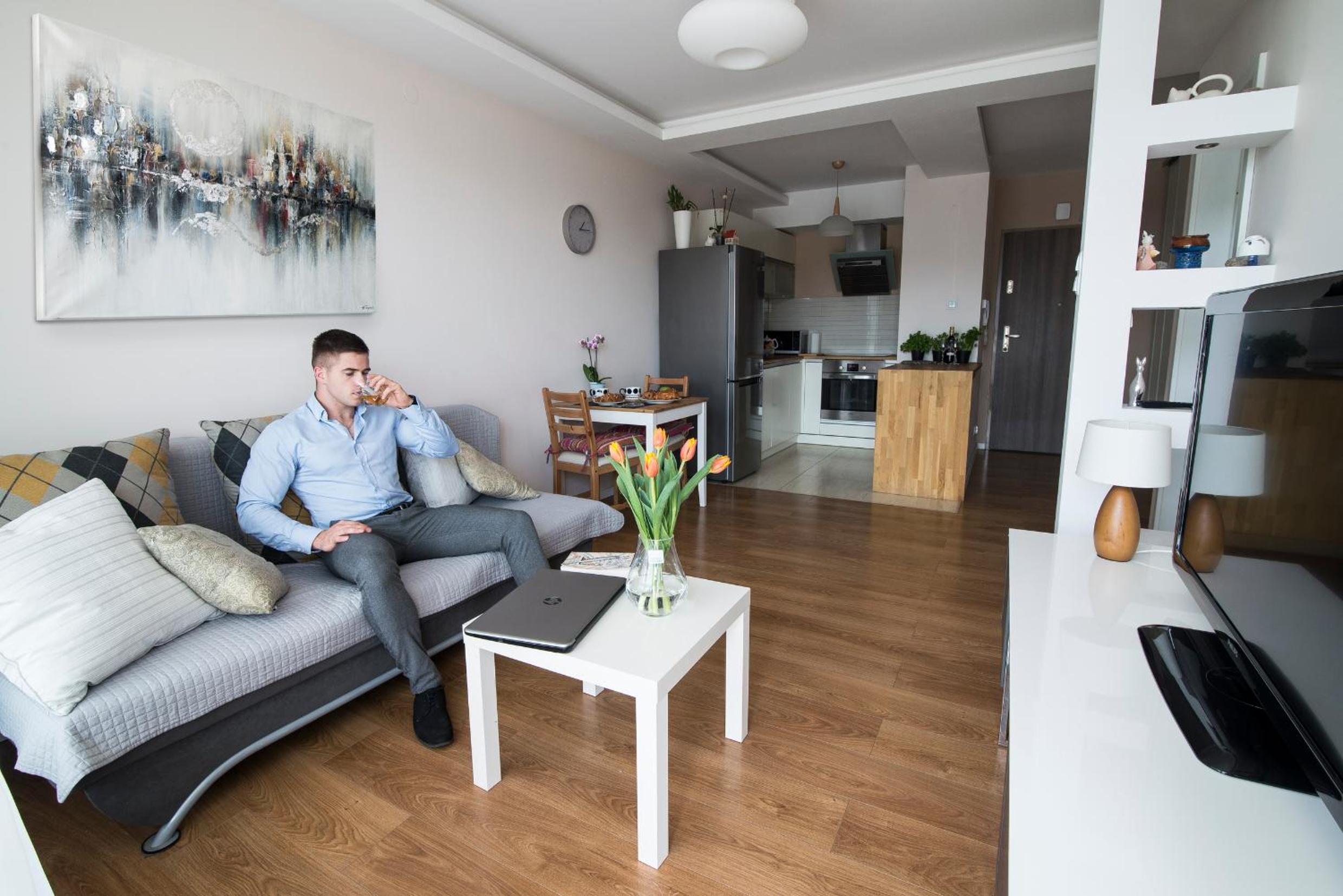 One-Bedroom Apartment - Photo 18