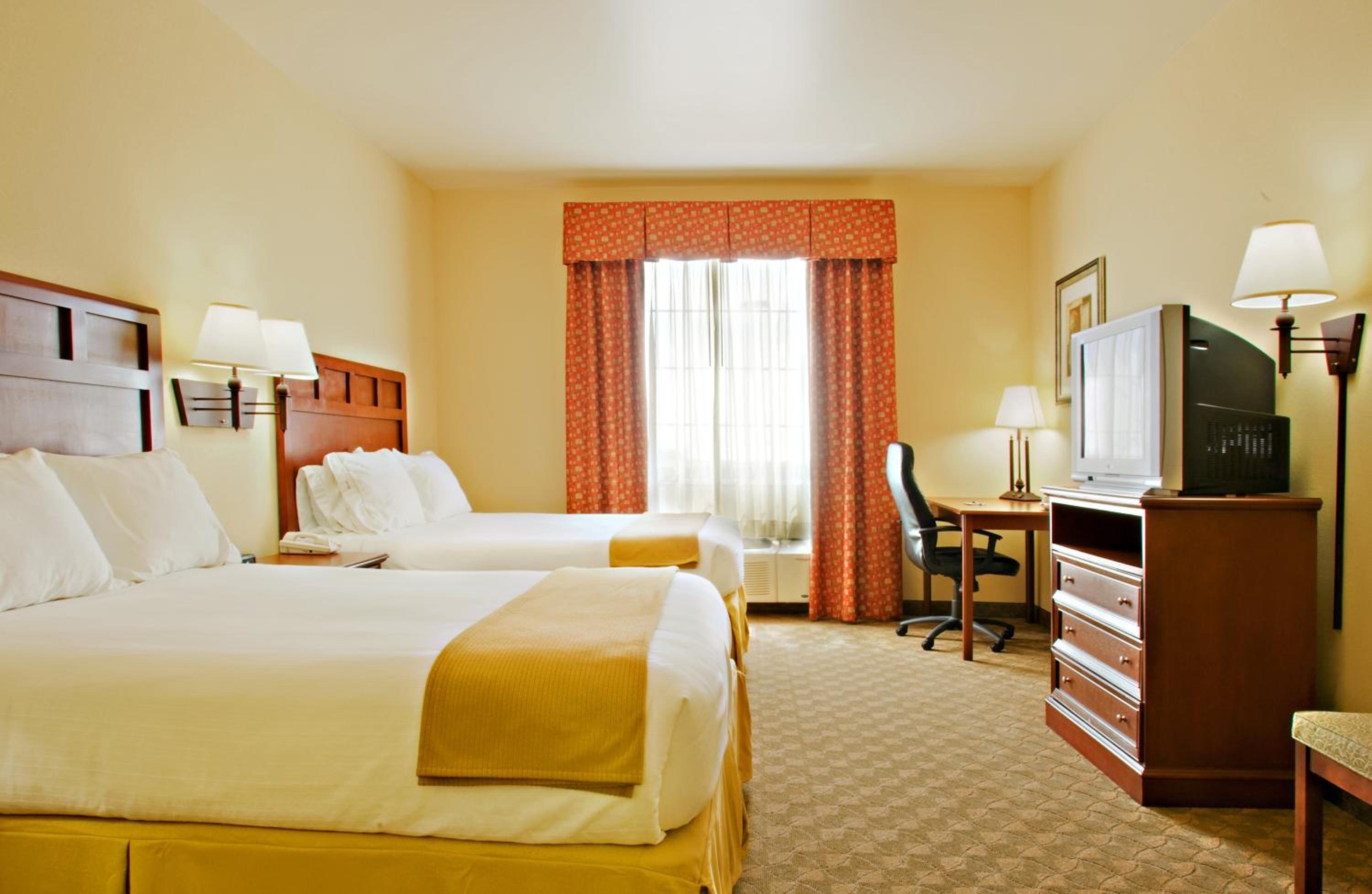 Standard Queen Room with Two Queen Beds