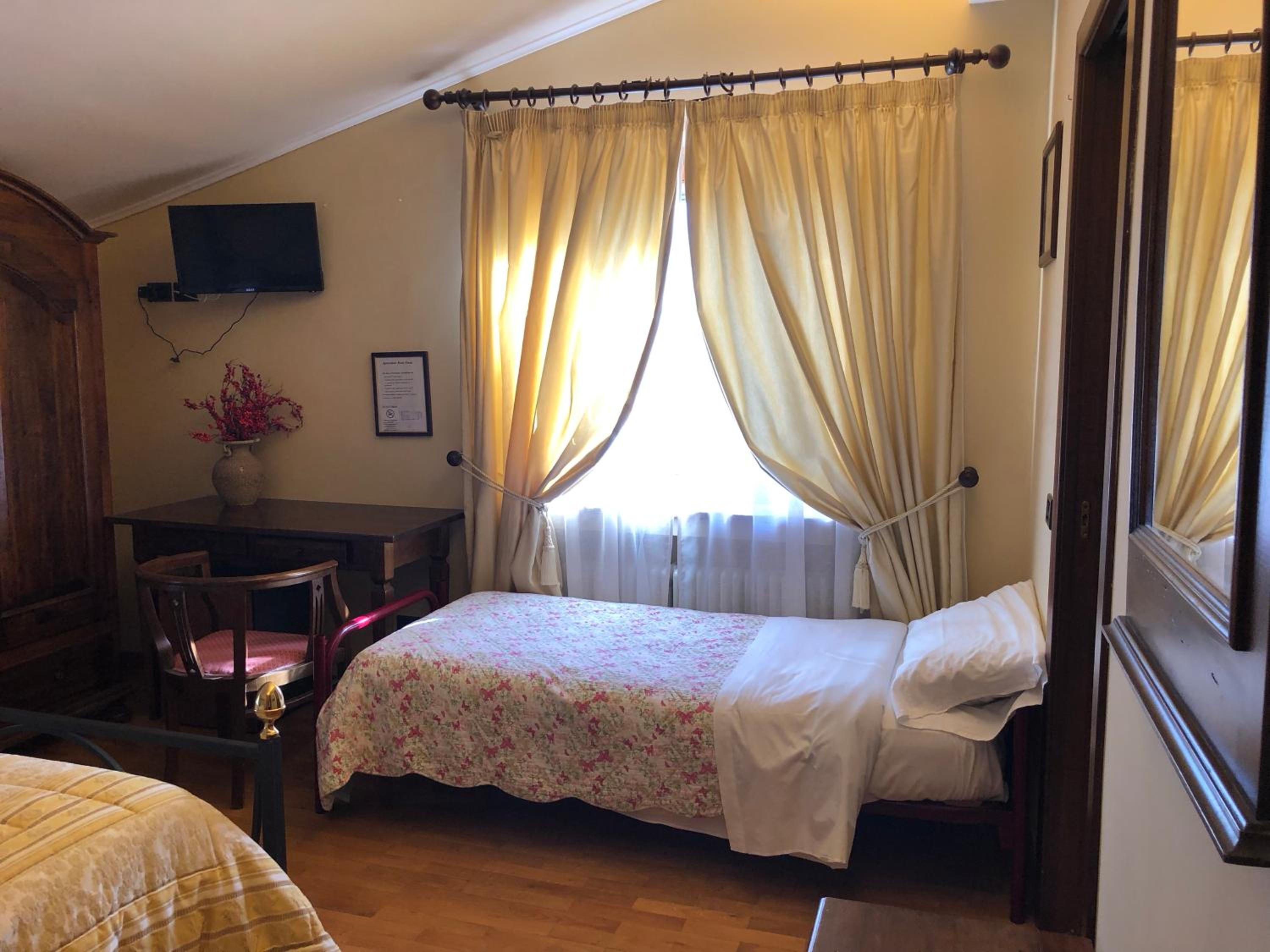 Double Room with Extra Bed photo 3