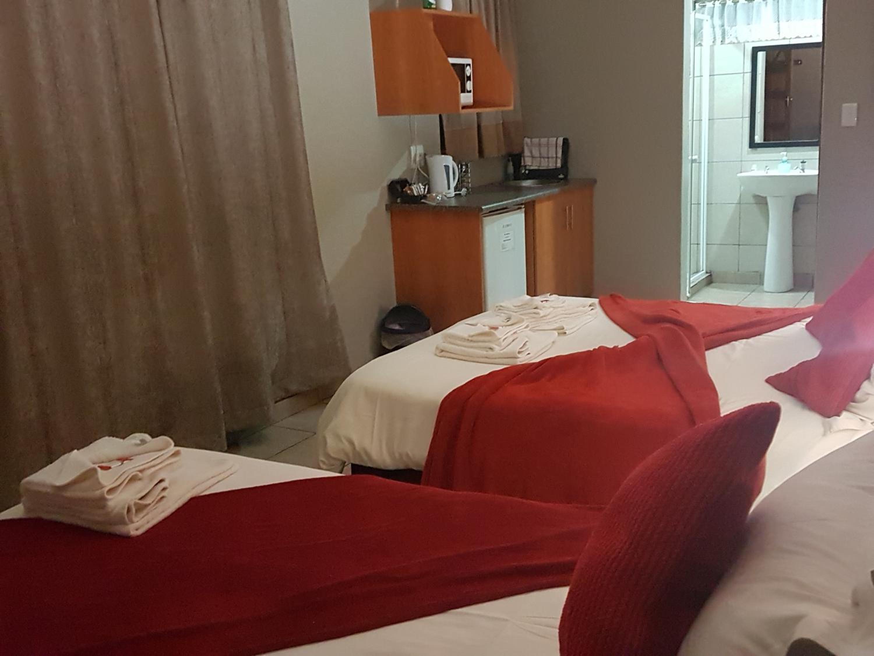 Standard Triple Room - Photo 5