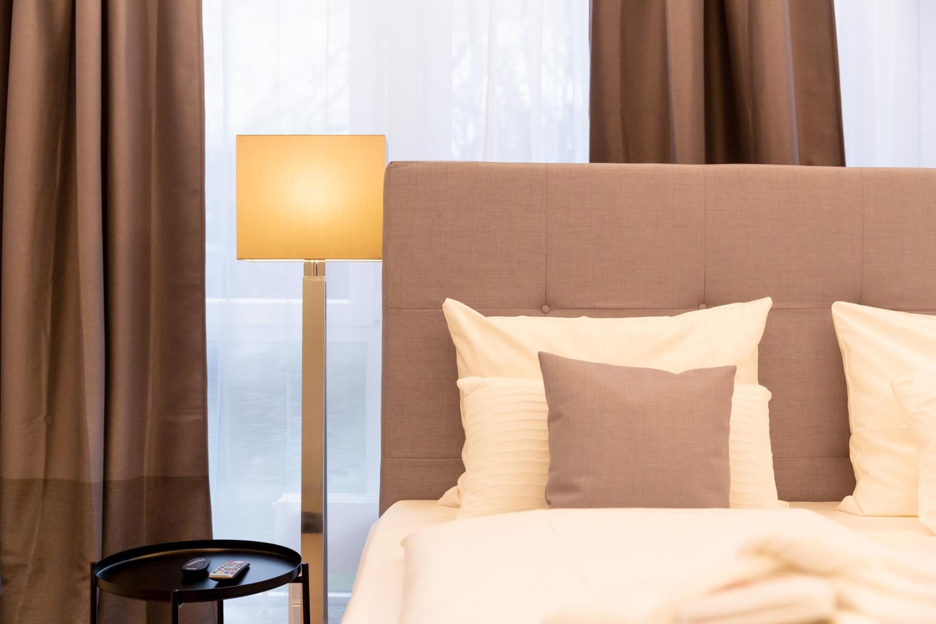 Suite - Photo 18