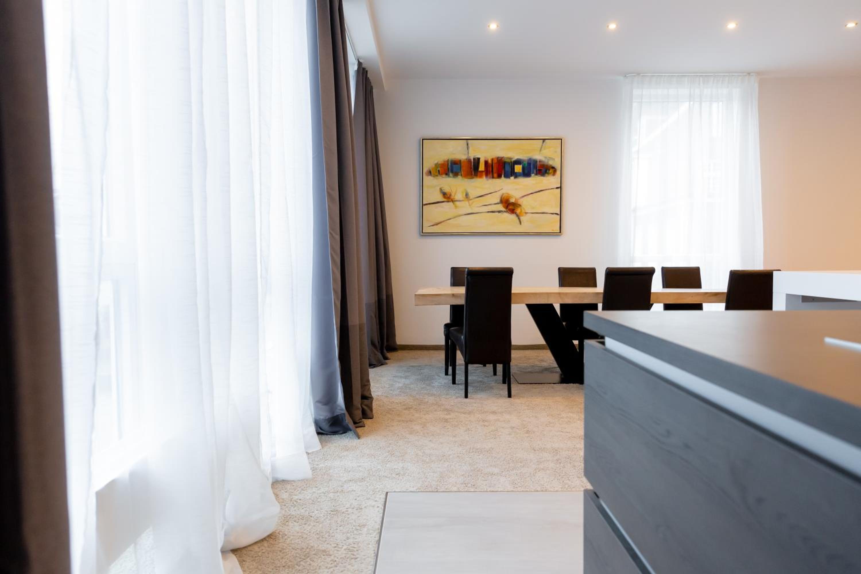 Suite - Photo 9