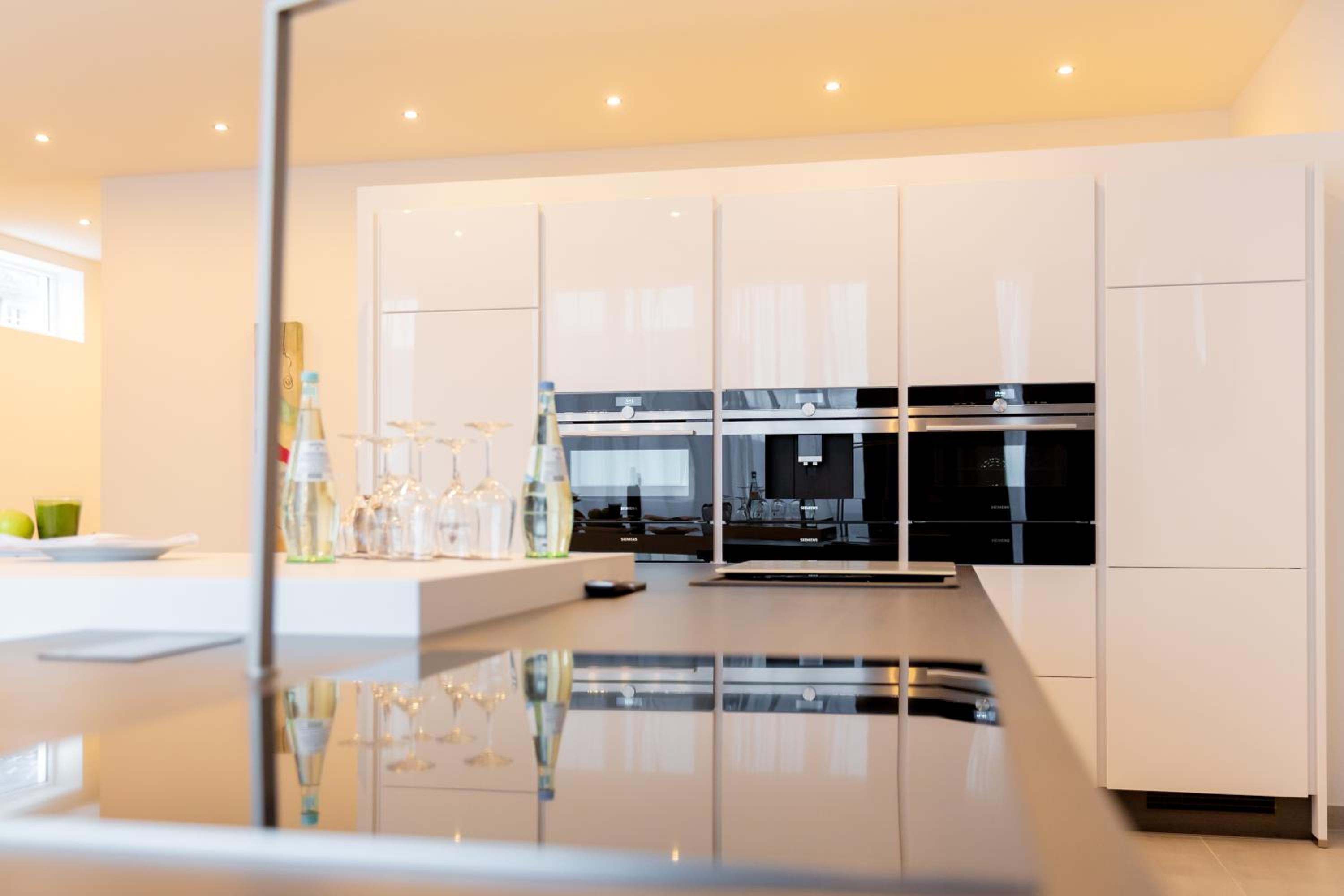 Suite - Photo 16