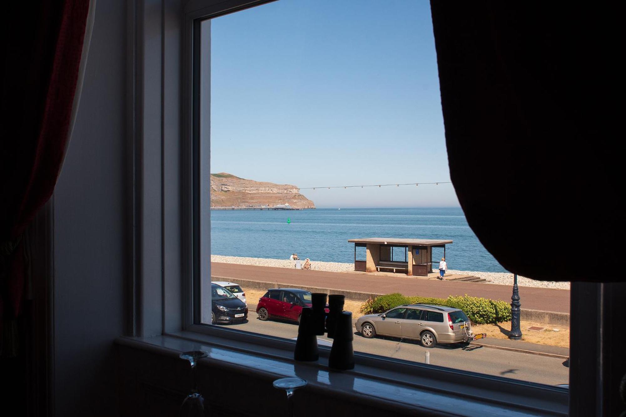 Twin Room with Sea View - Photo 2