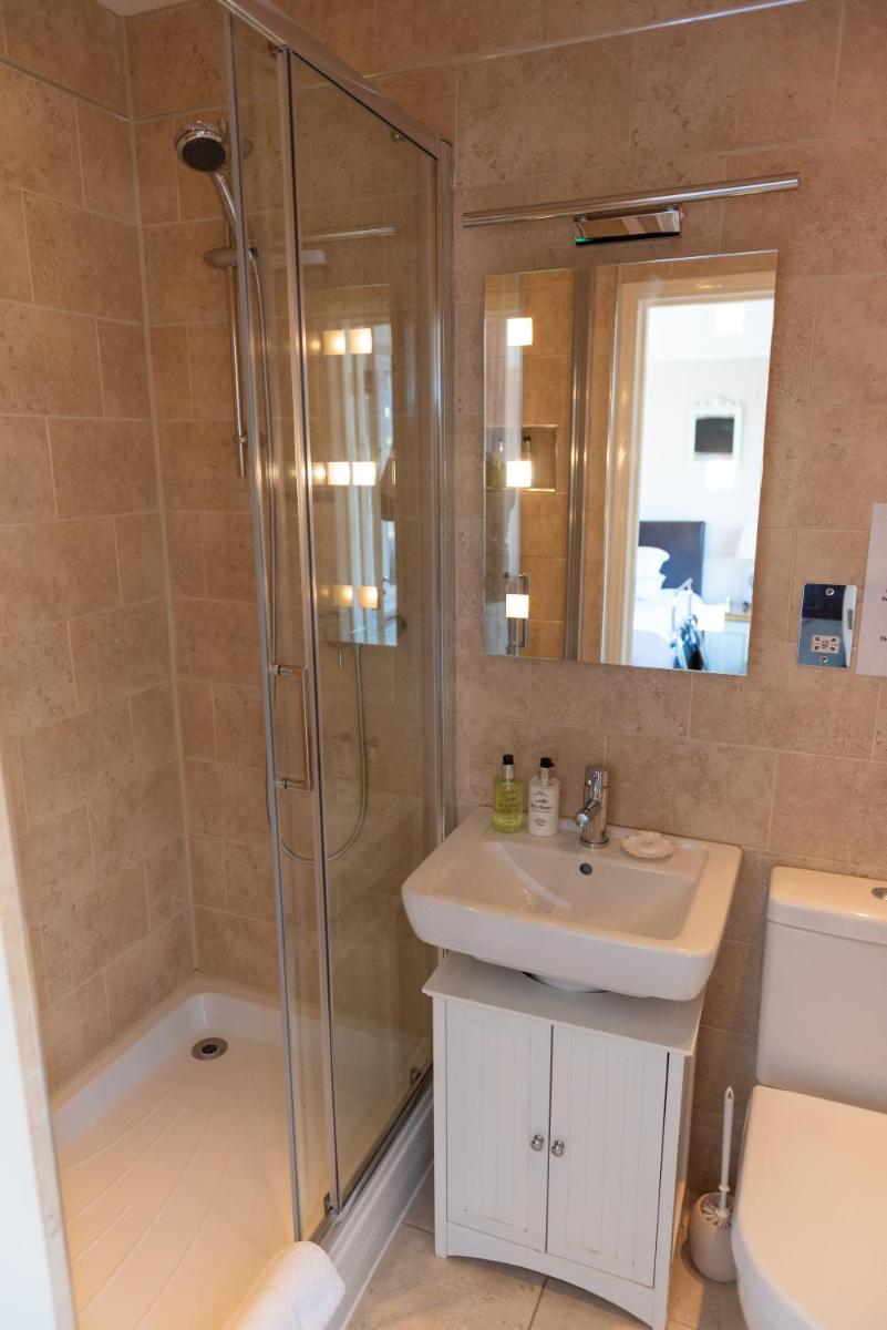 Double or Twin Room with Shower photo 1