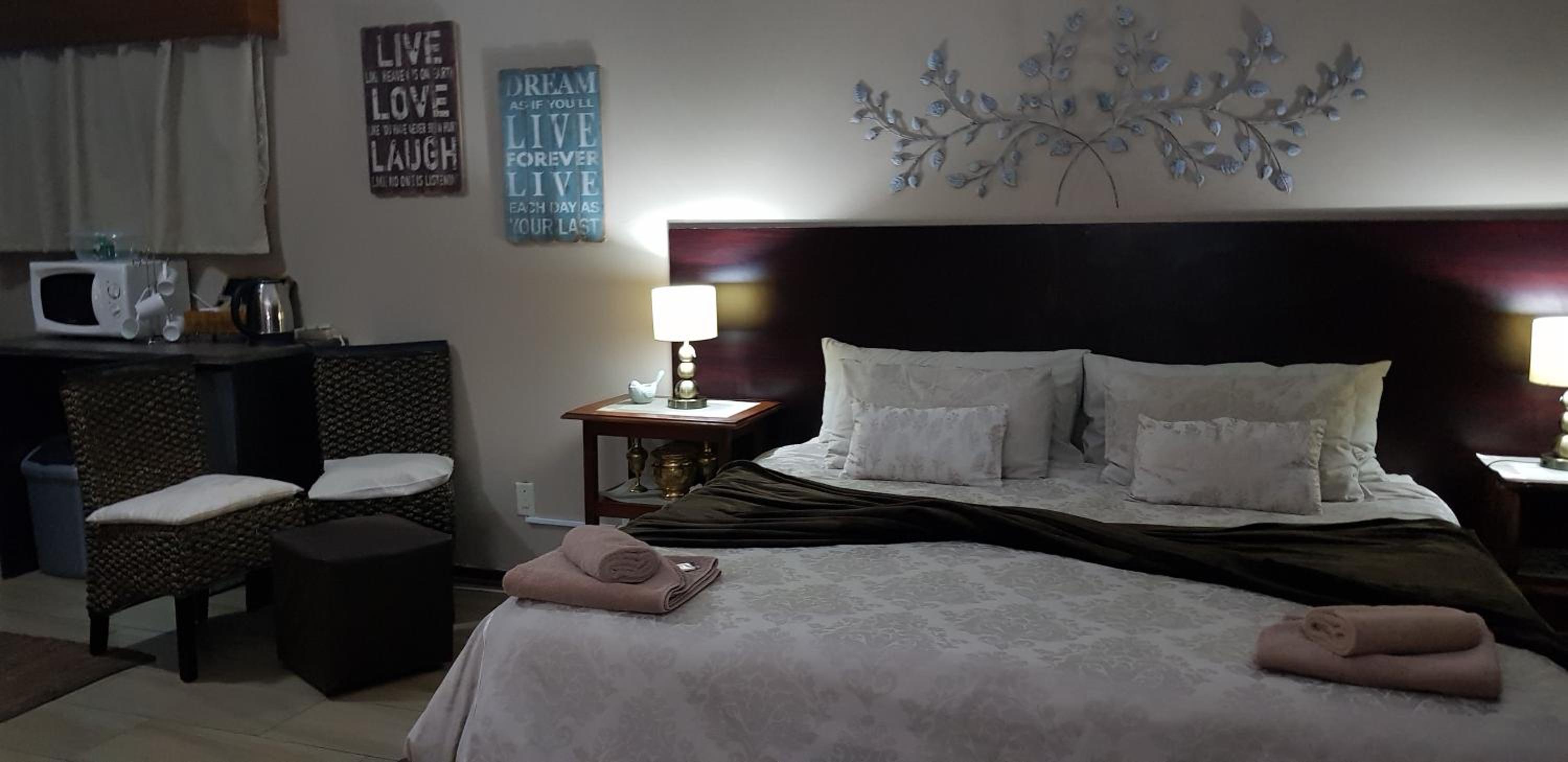 Standard Family Room - Photo 2