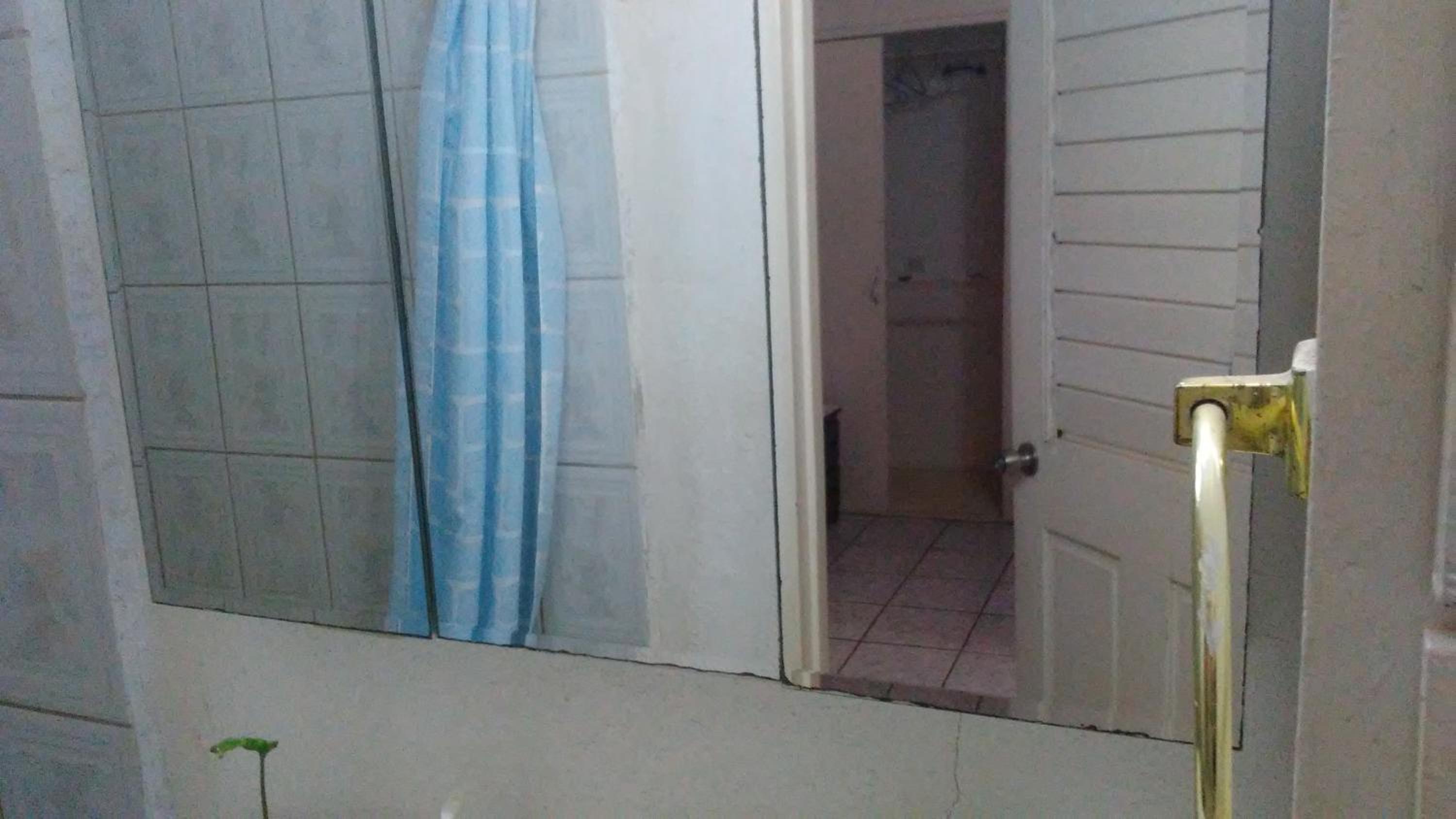 Triple Room with Private Bathroom photo 2