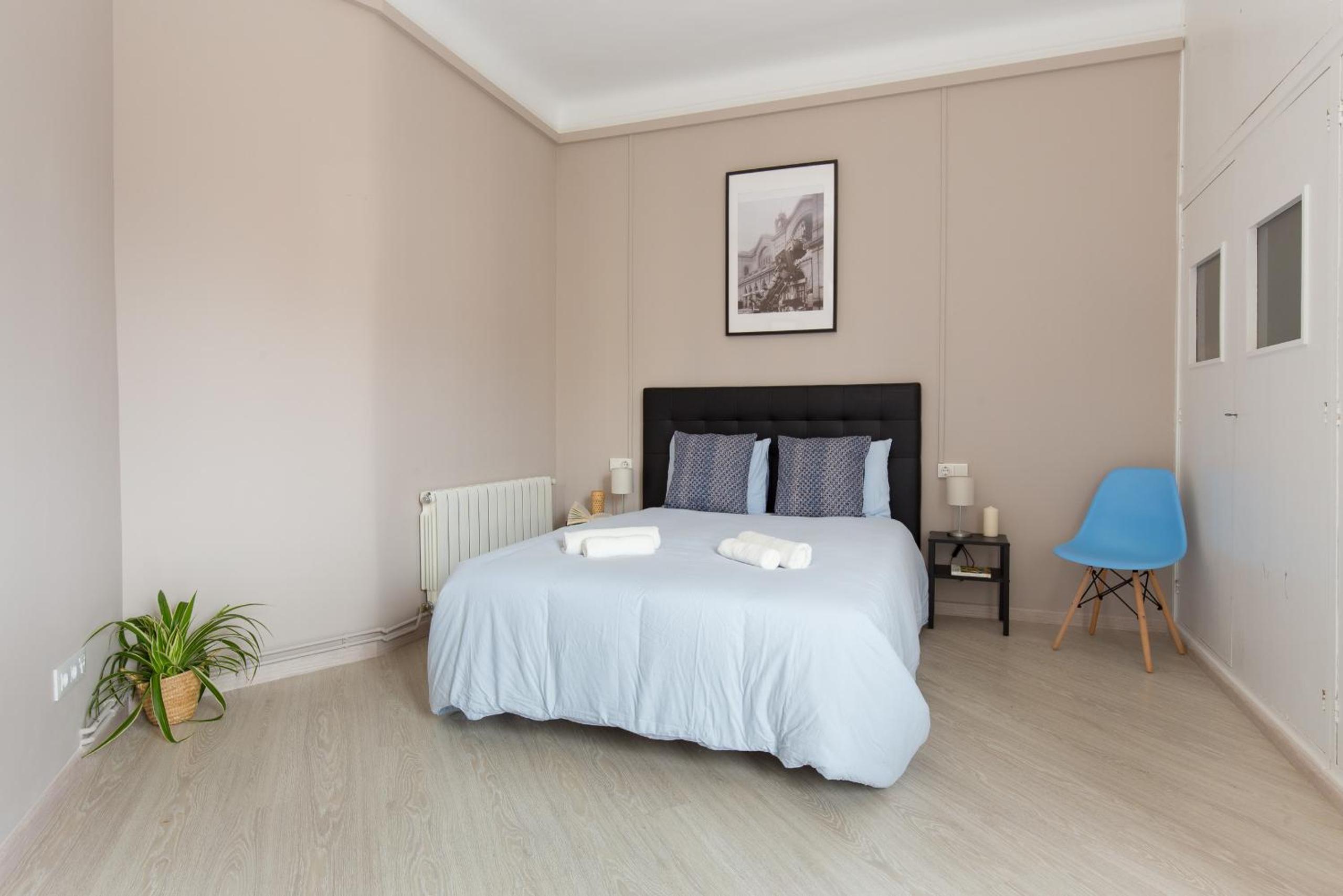 Apartment photo 2