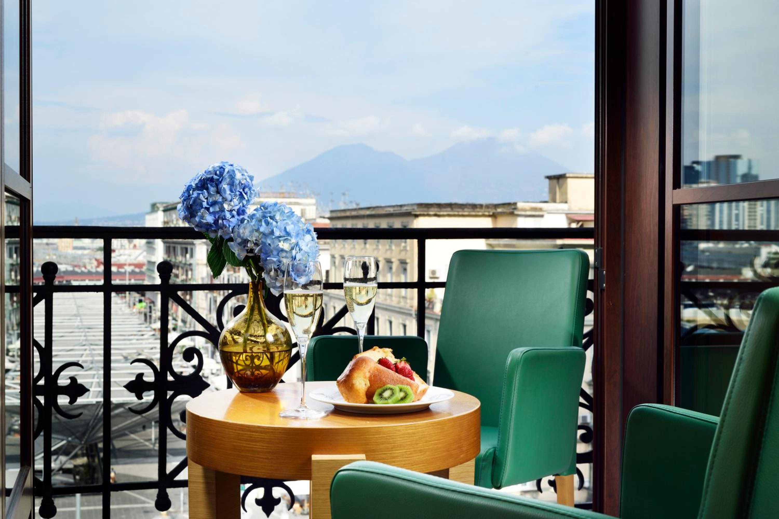 Suite - Photo 4