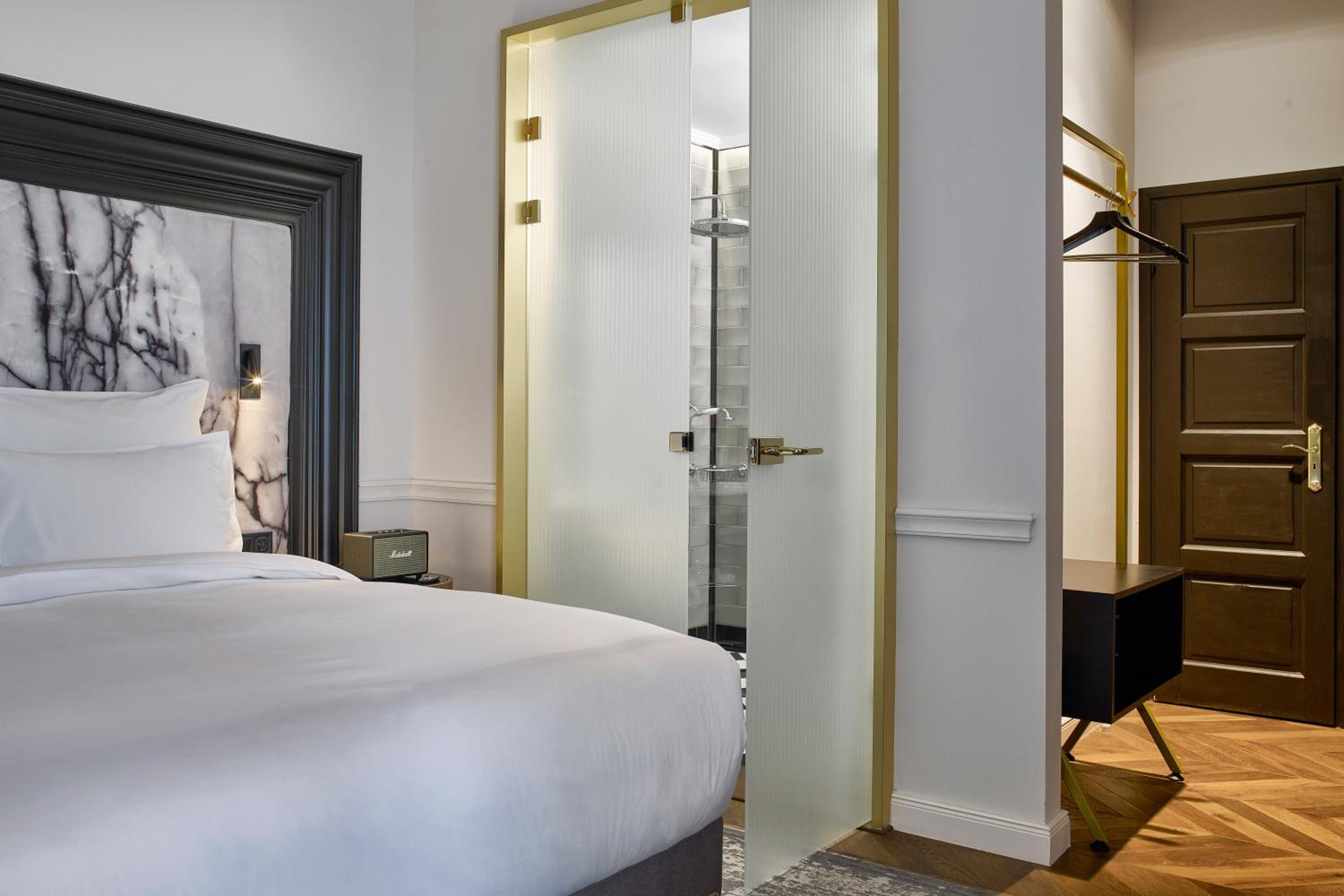 Superior Double Room with Courtyard View - Photo 4