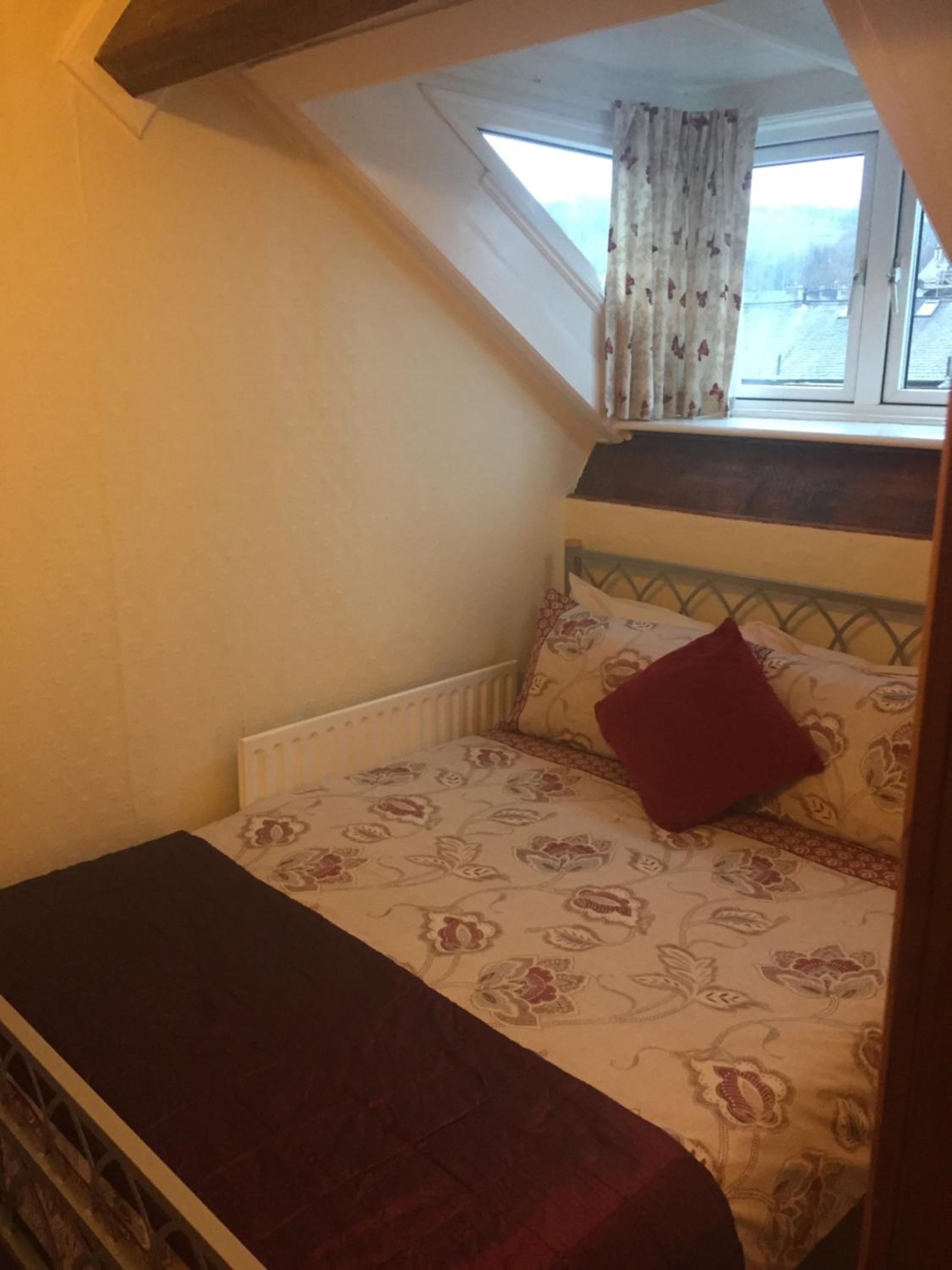 Standard Single Room with Shower photo 2