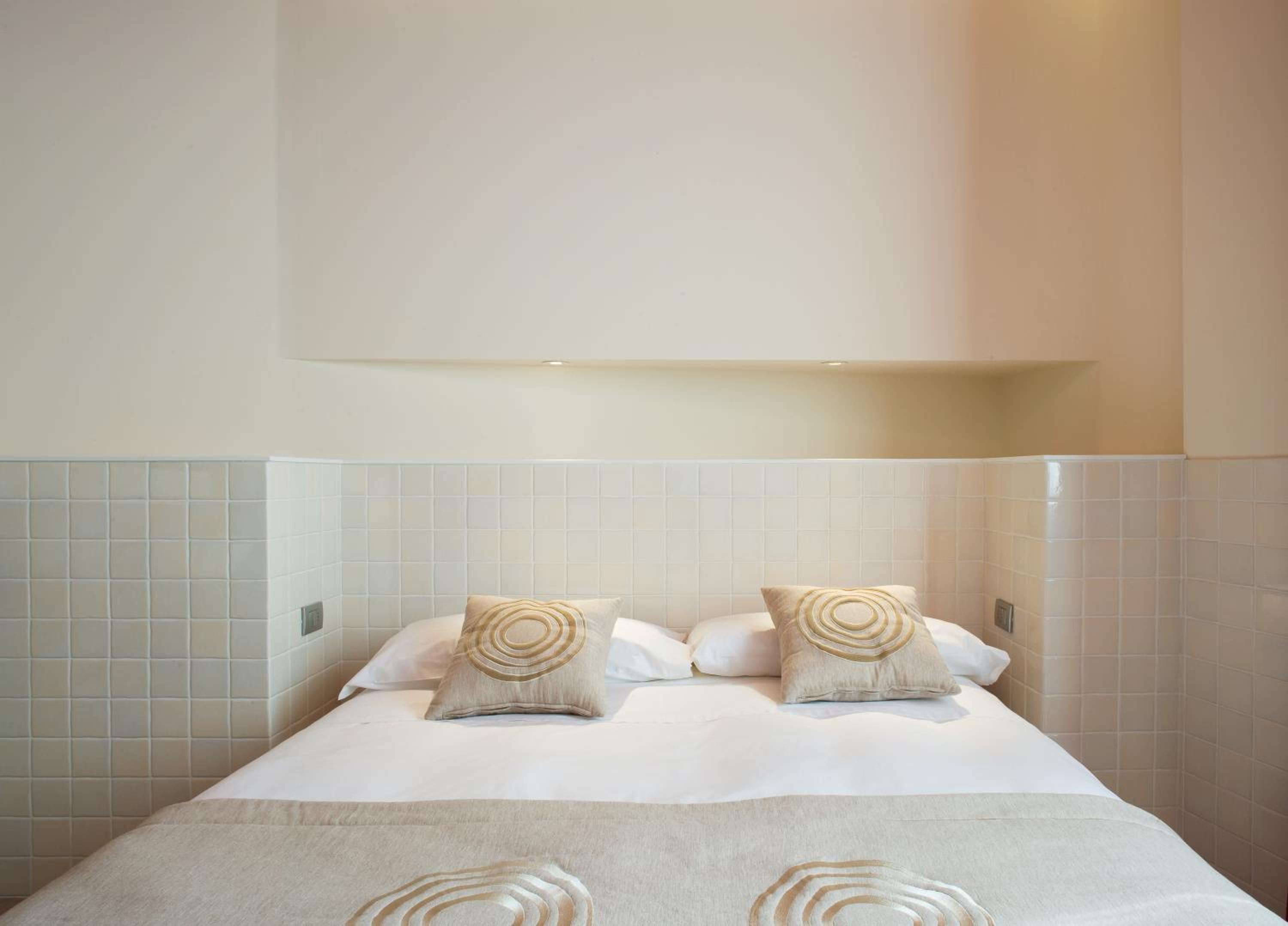 Standard Double or Twin Room - Photo 6