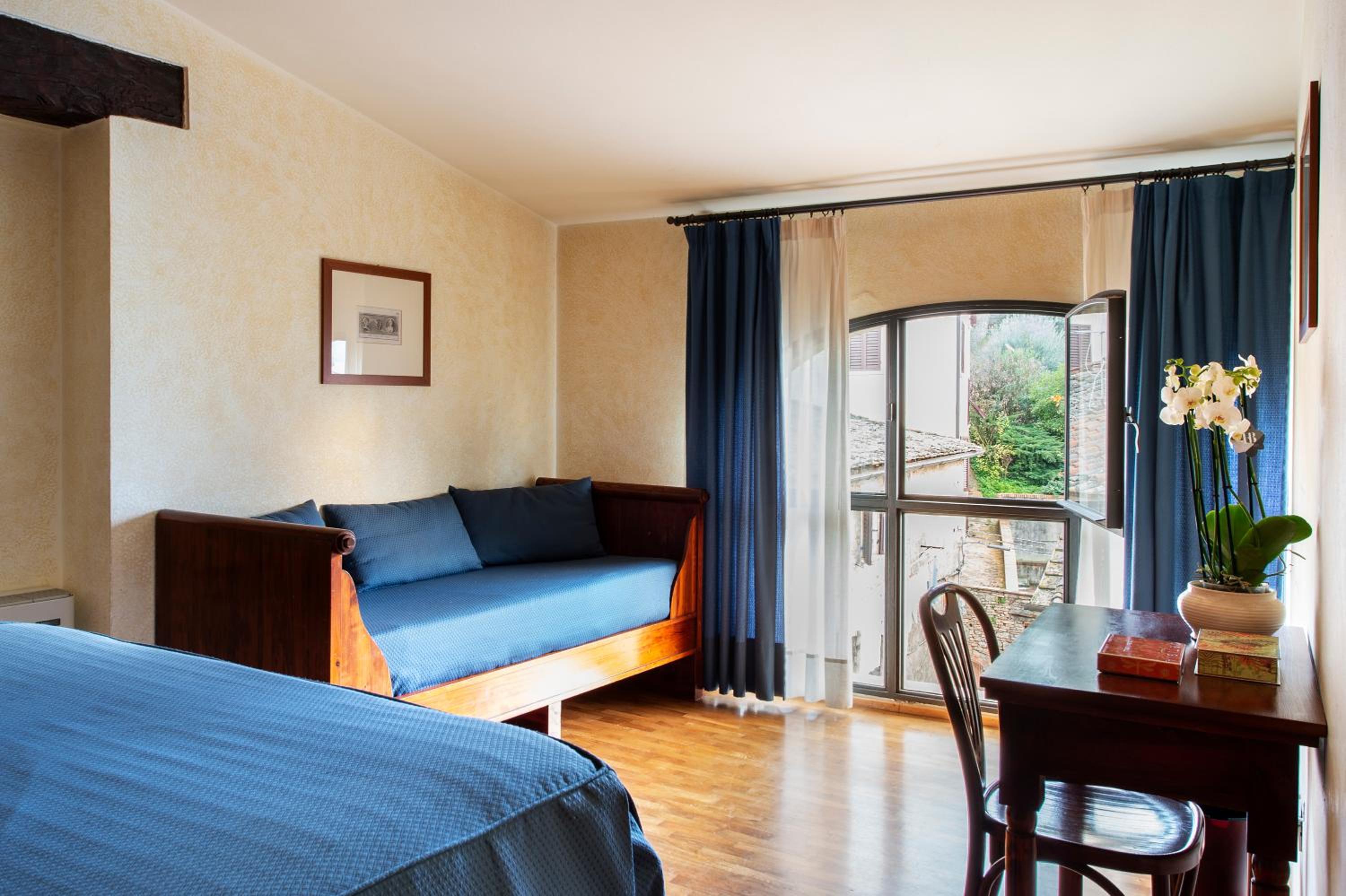 Triple Room - Photo 1