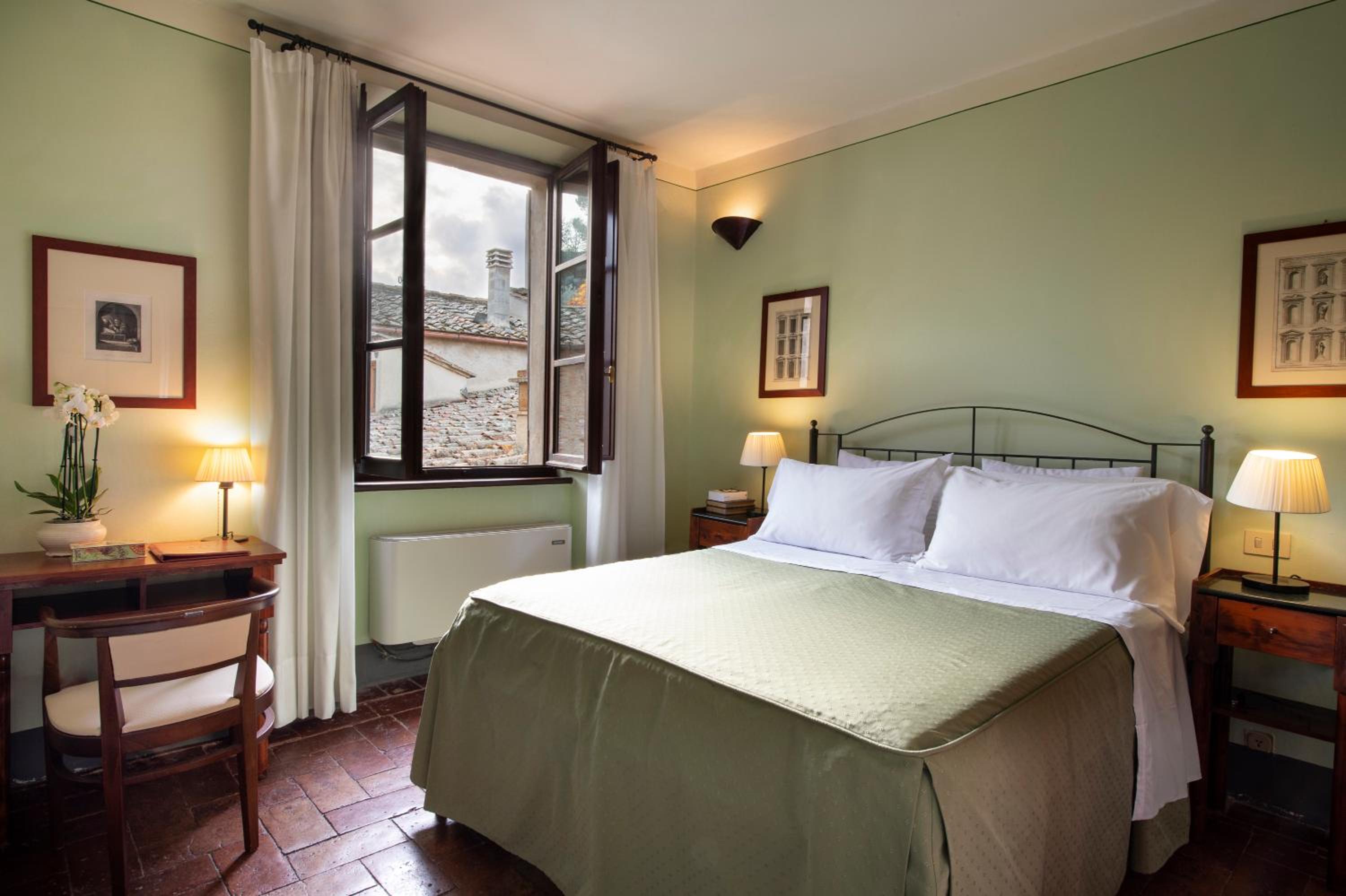 Double Room - Photo 7