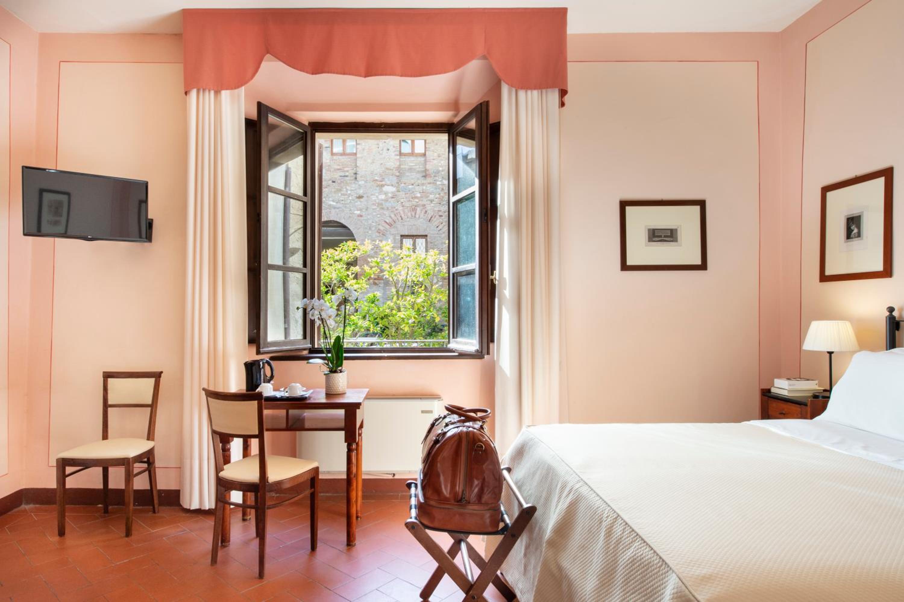 Double Room - Photo 9
