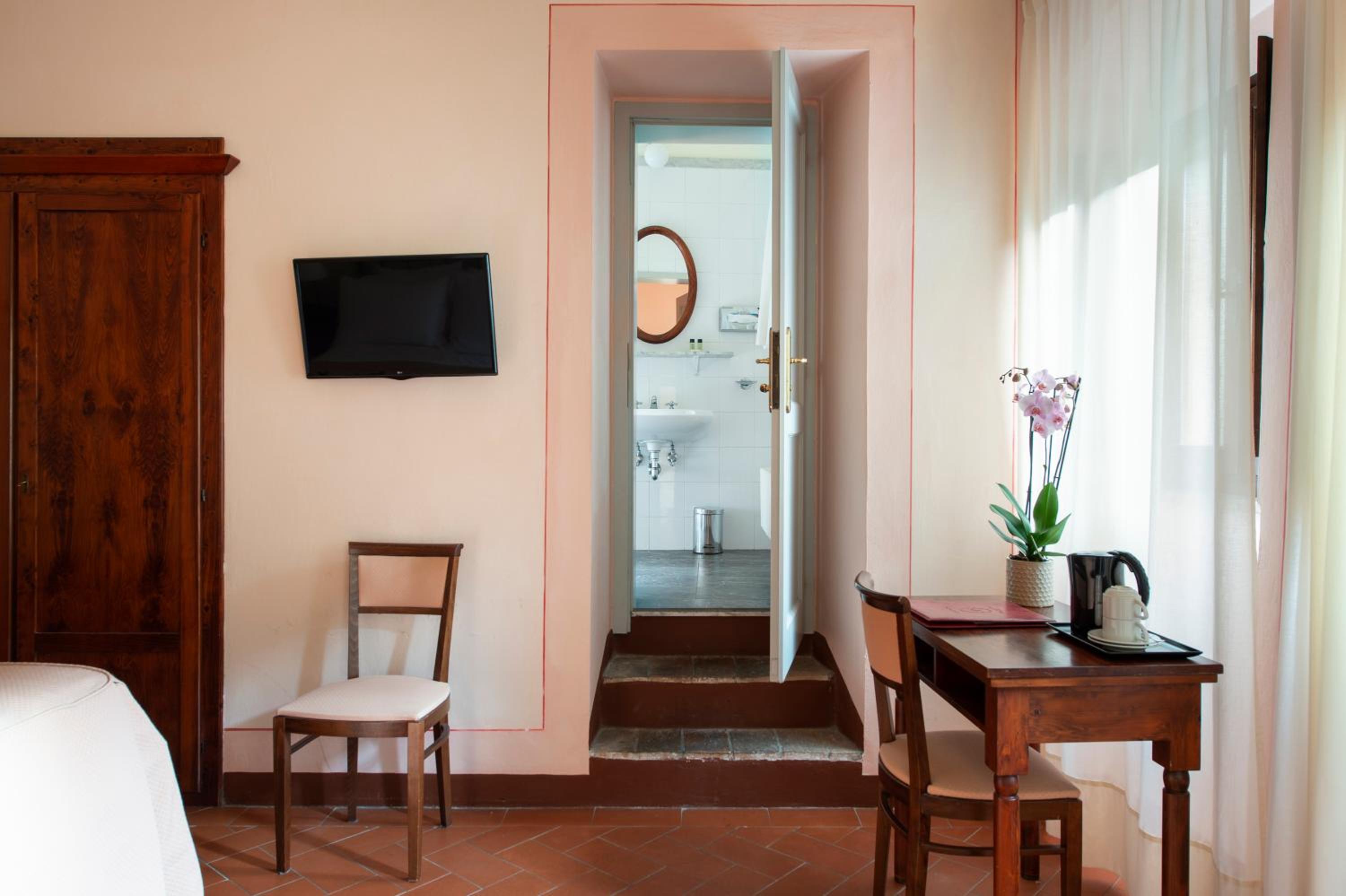 Double Room - Photo 11