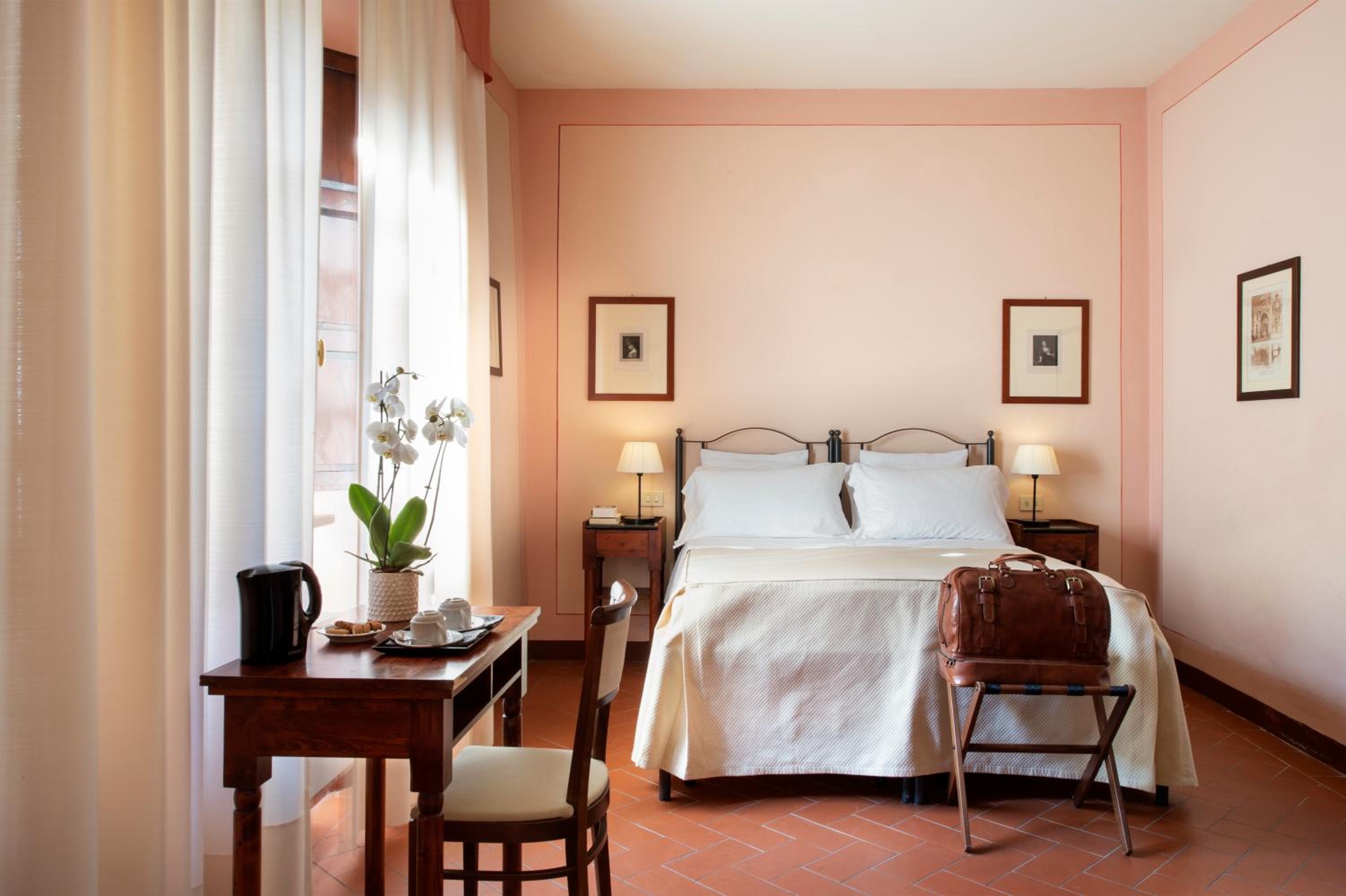 Double Room - Photo 12
