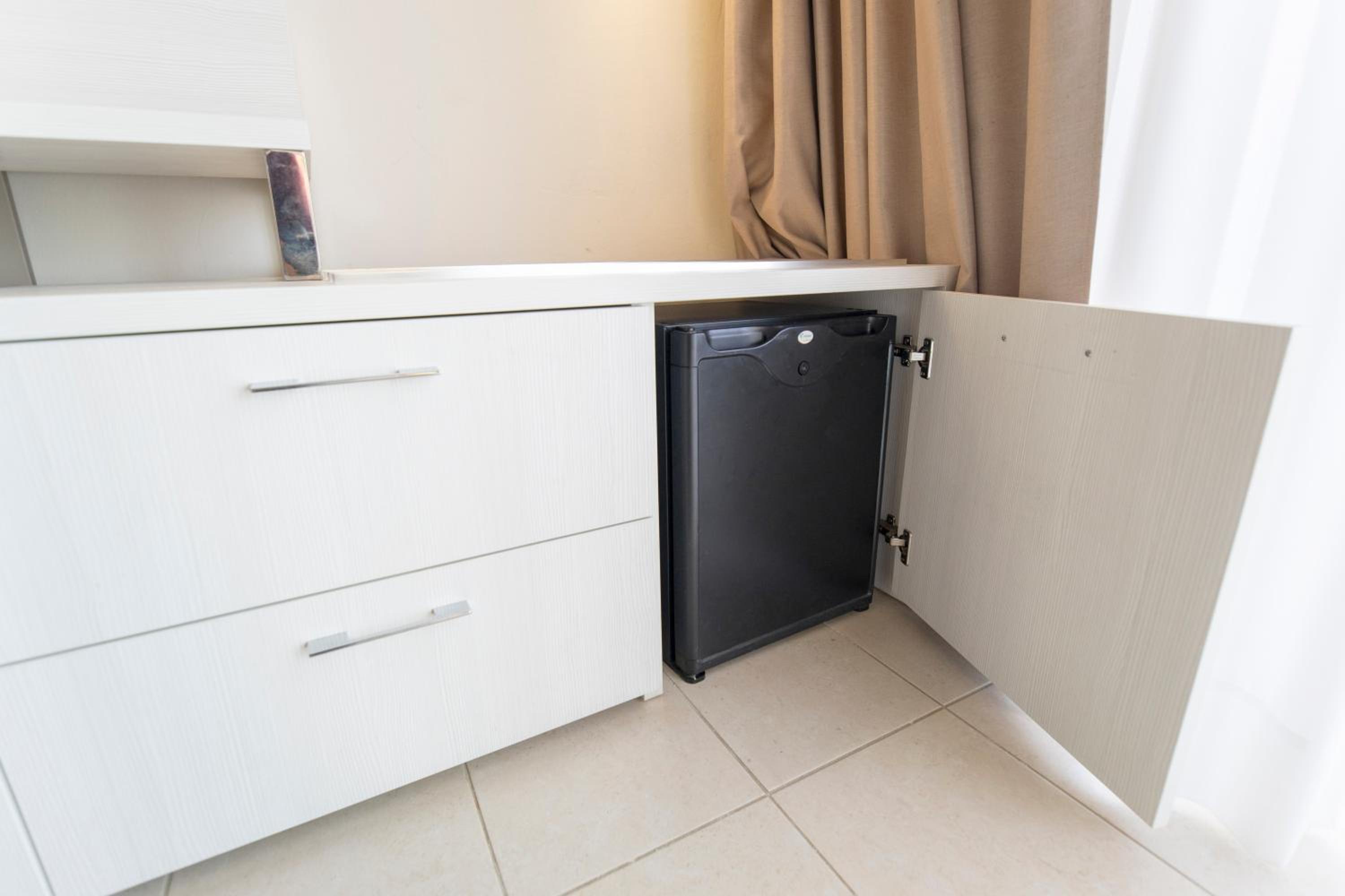 Double or Twin Room - Photo 4