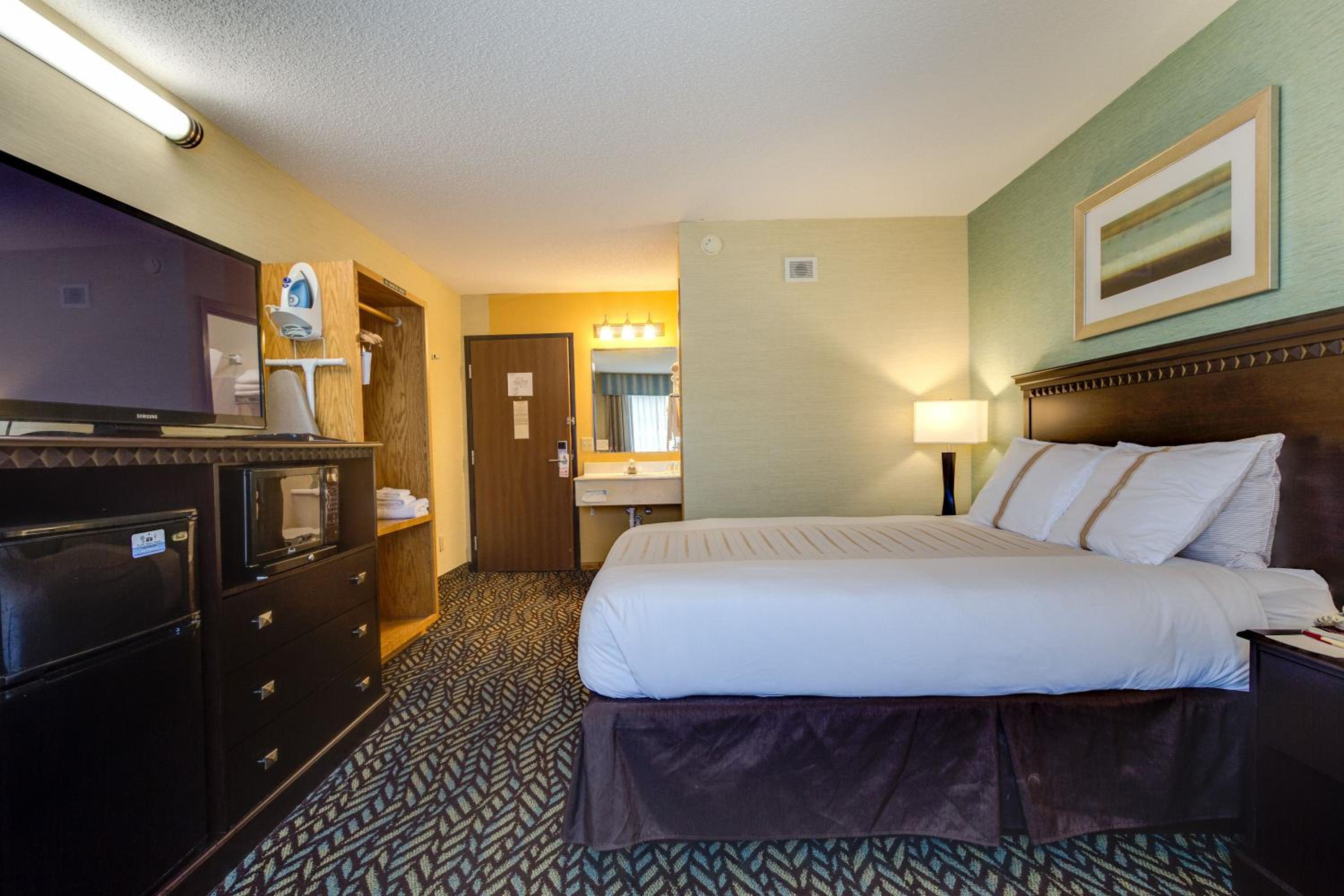 Queen Room - Disability Access photo 3