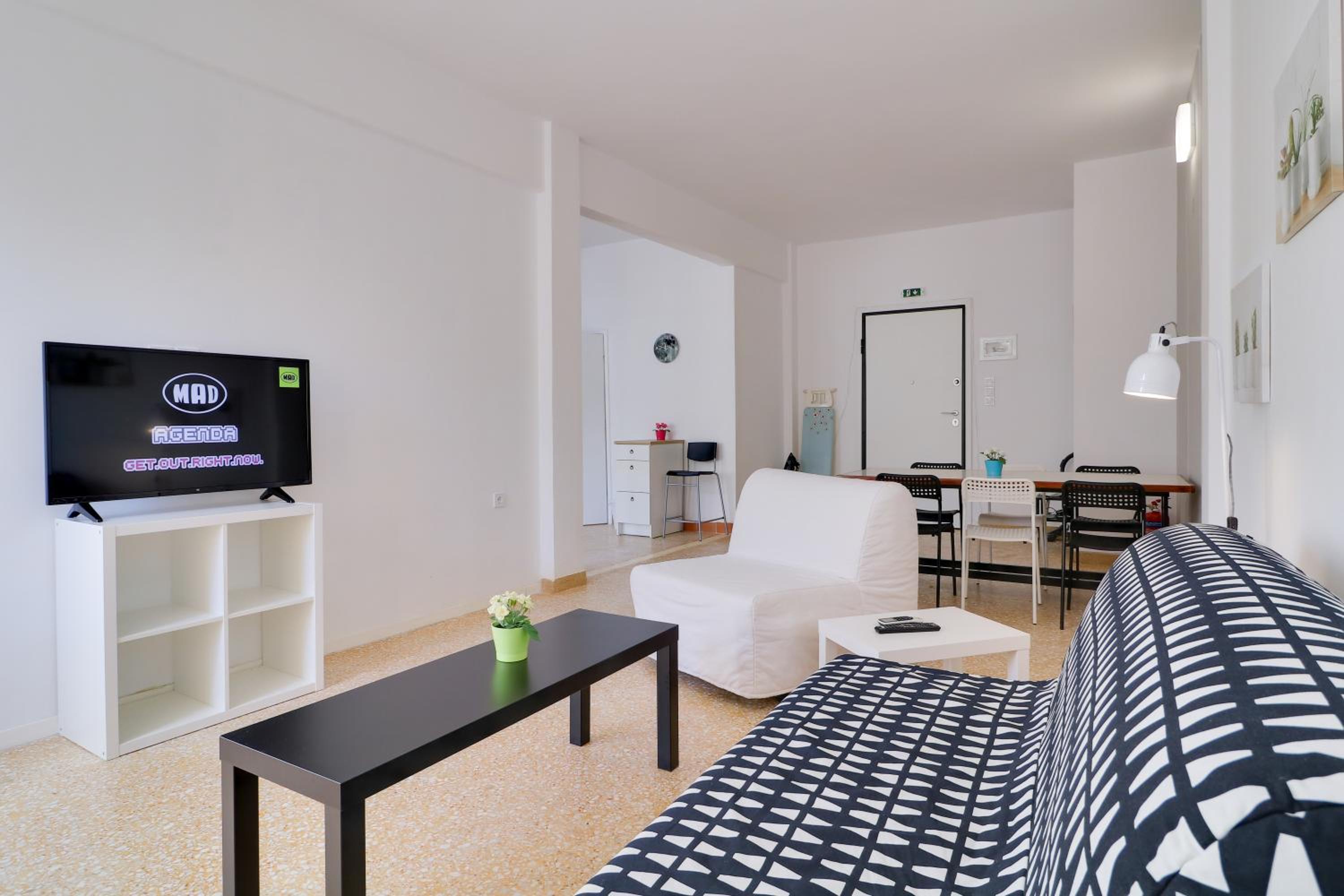 Apartment photo 2