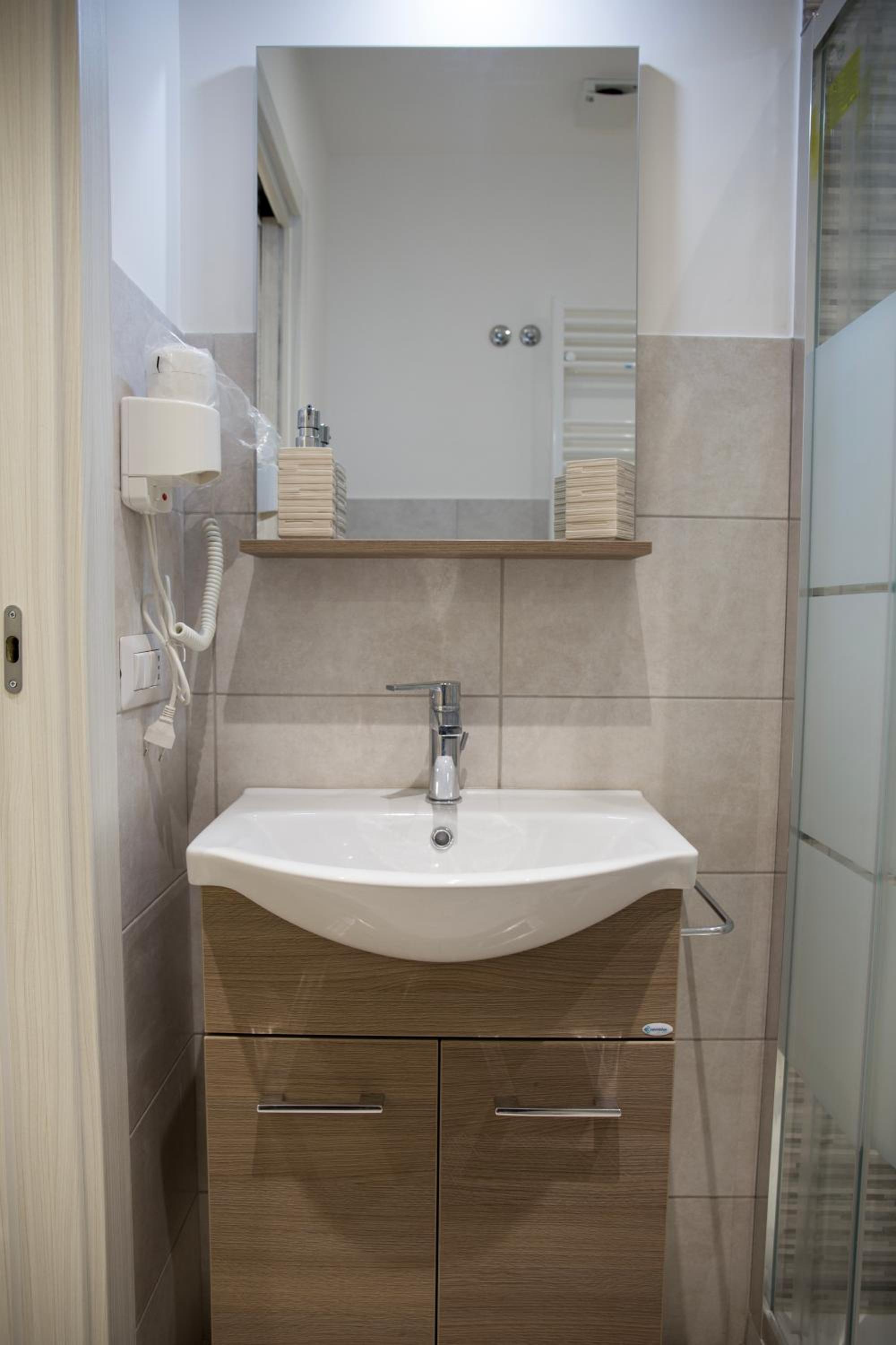 Family Room with Private Bathroom photo 2