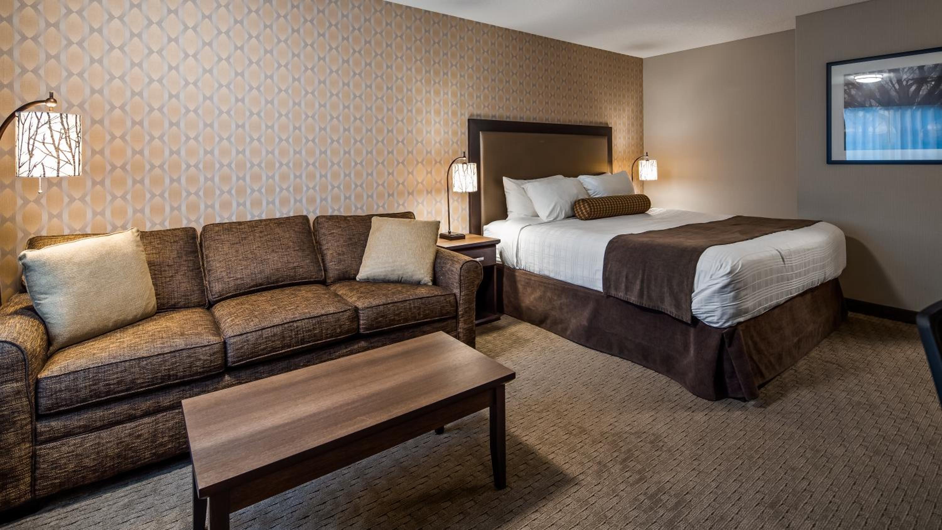 Executive King Room with Sofa Bed - Photo 1