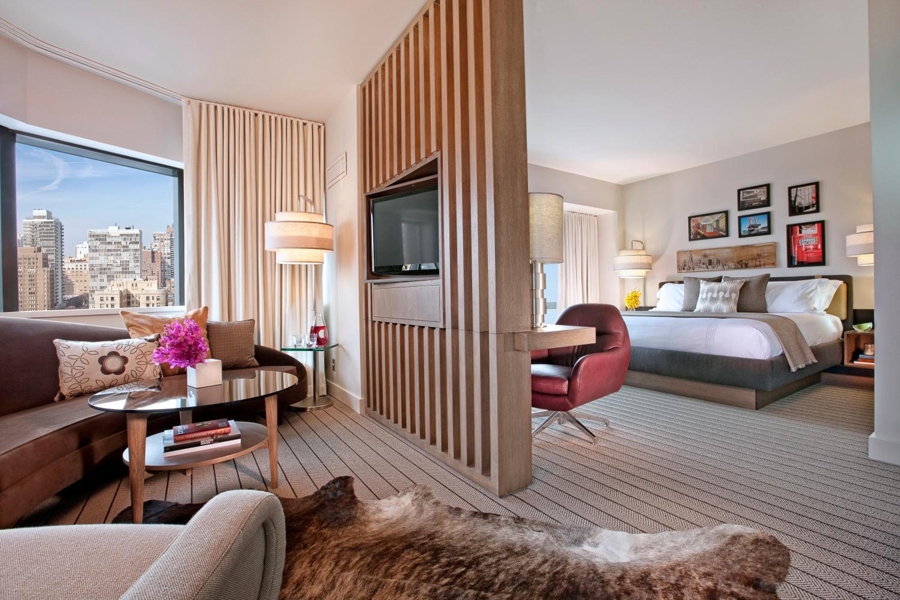 Junior Suite with Accessible Shower - Disability Access - Photo 4