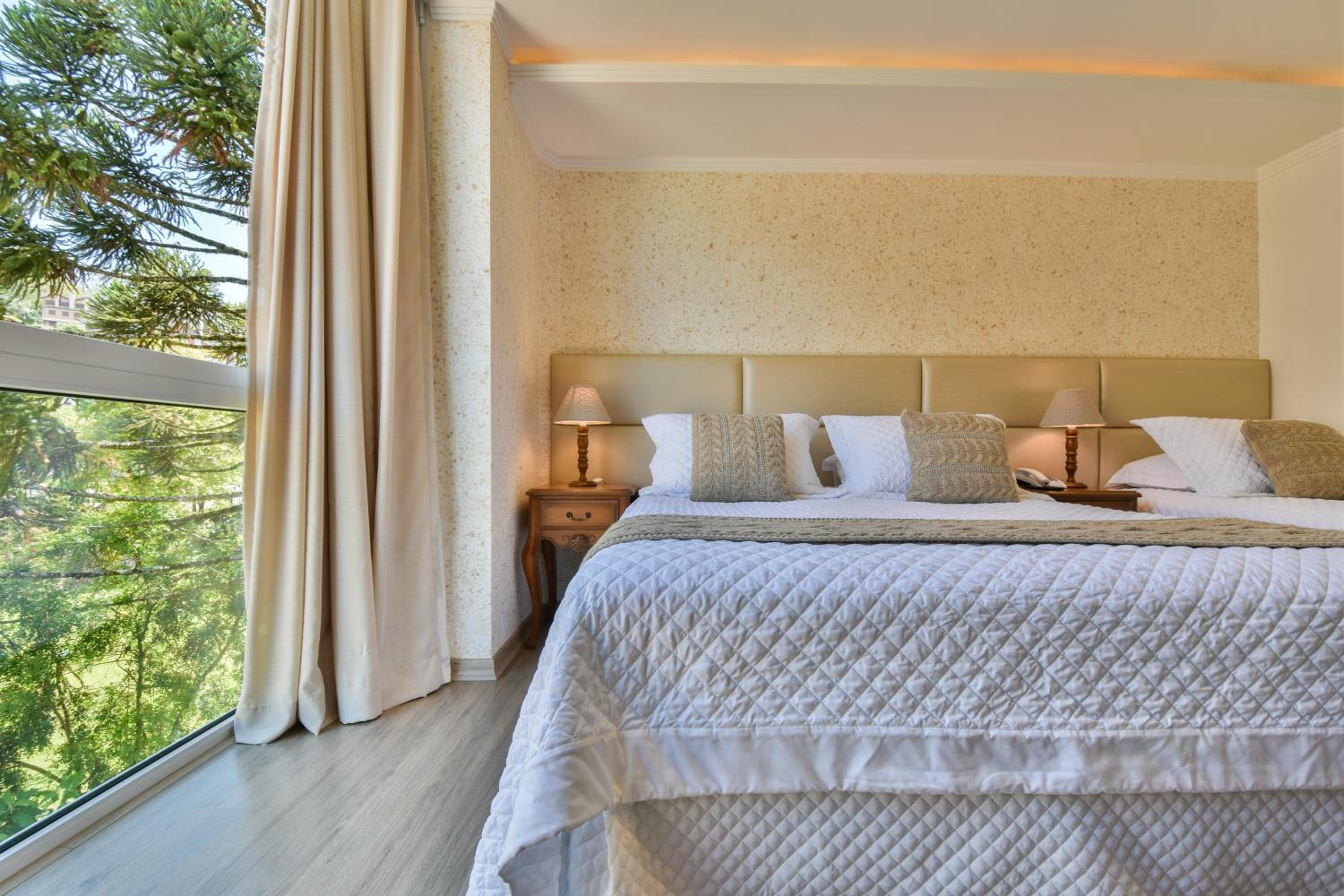 Deluxe Triple Room photo 2