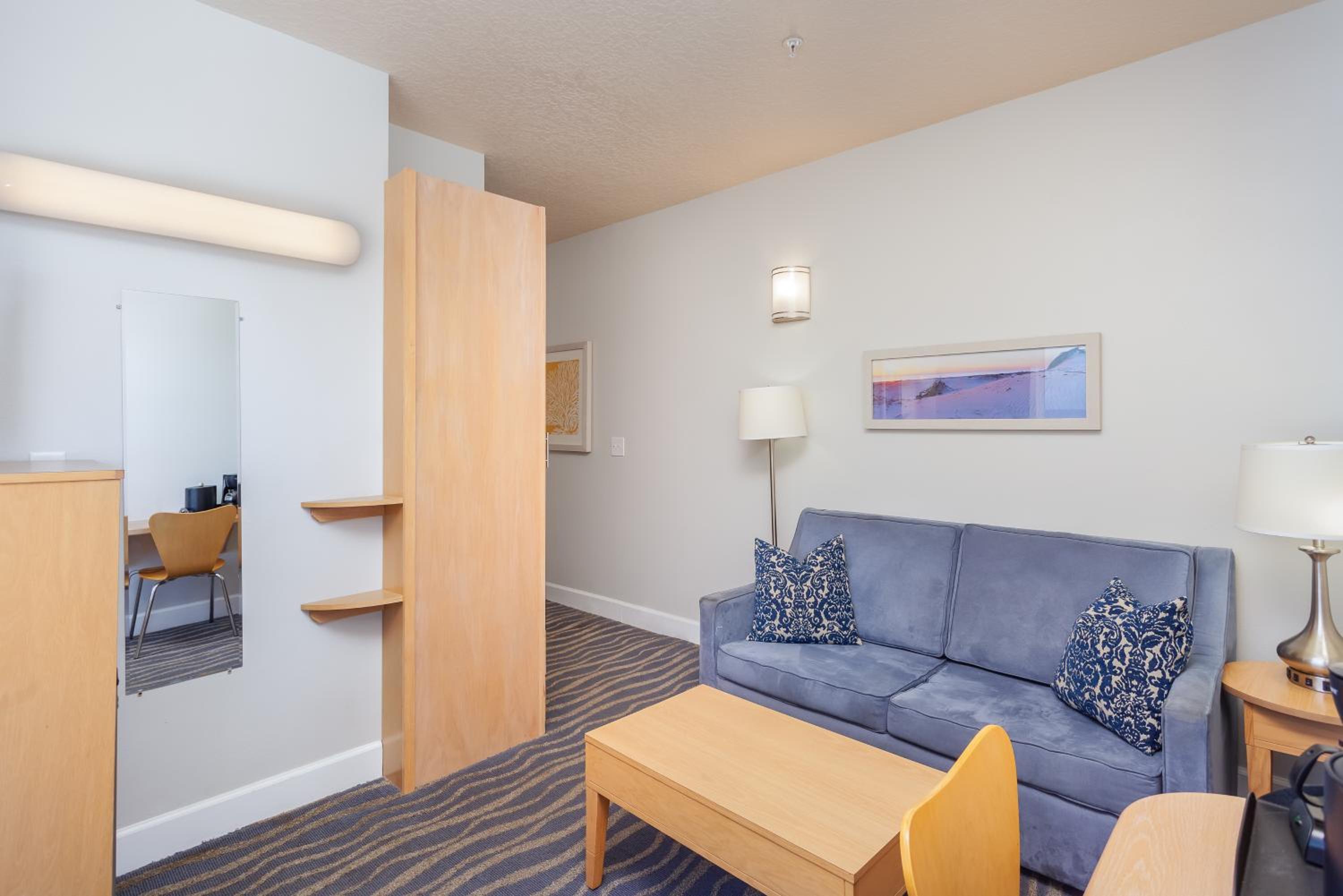 Superior Suite with Sea View - Photo 3