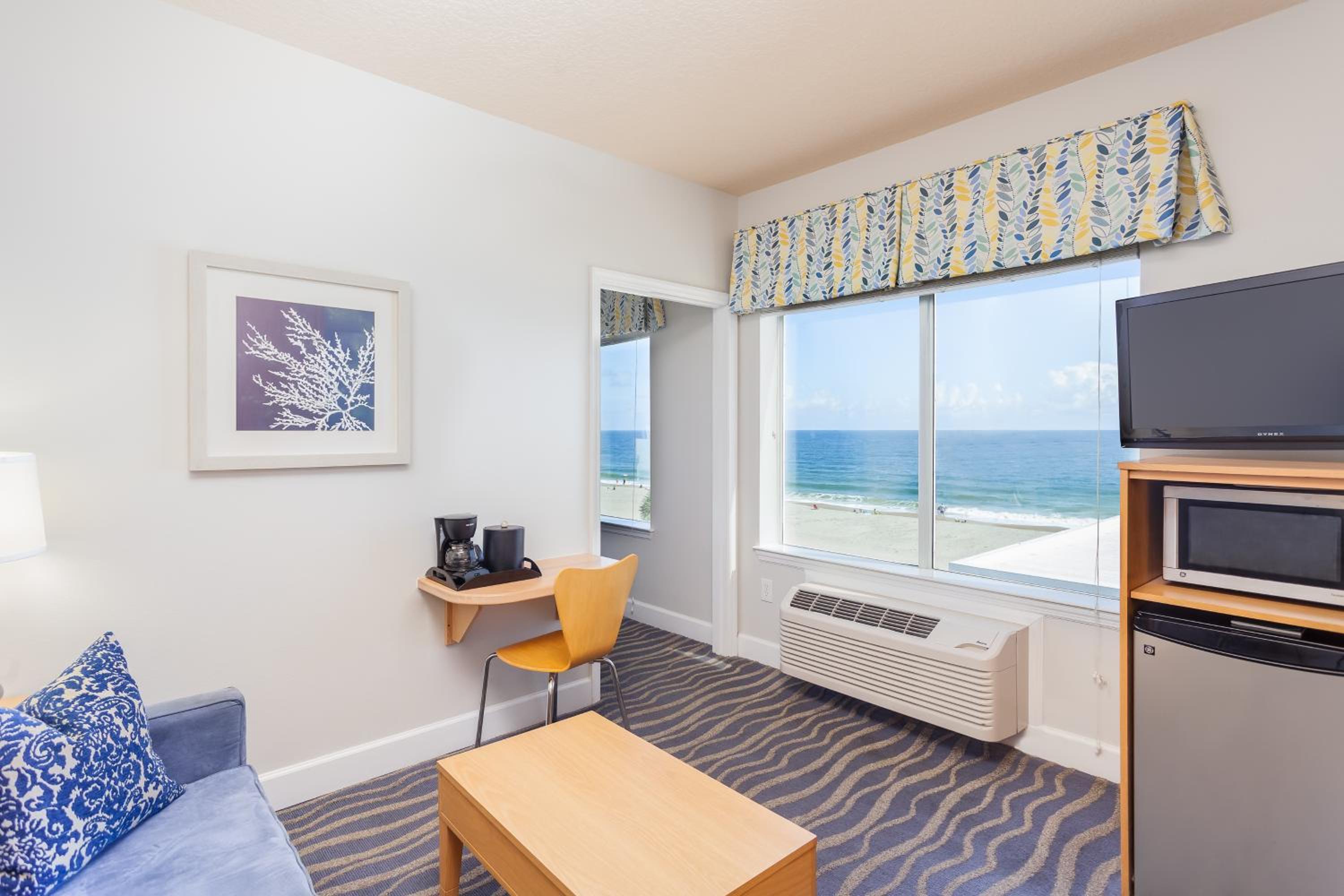 Superior Suite with Sea View - Photo 2