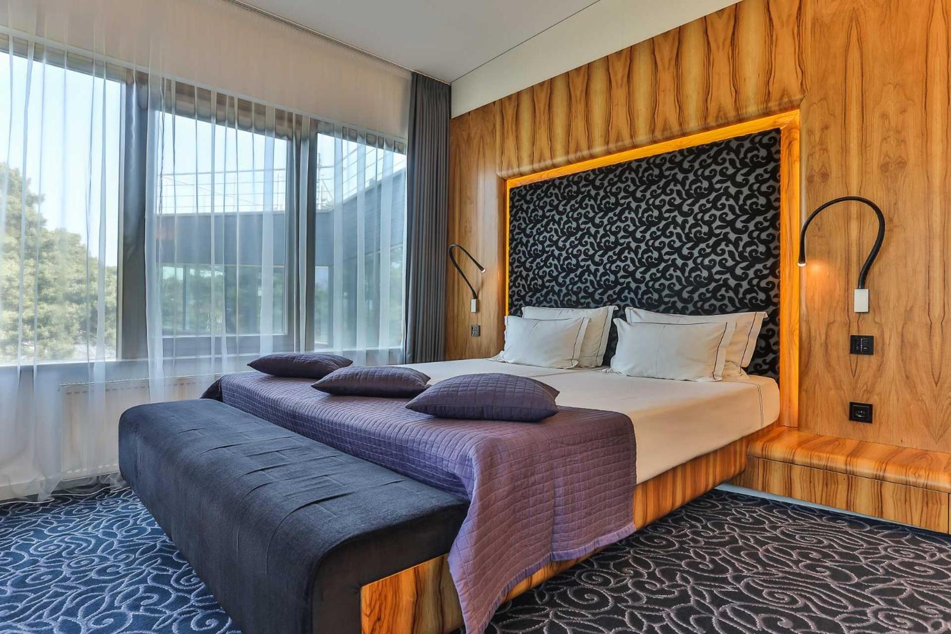 Deluxe Double Room with Spa Access - Building Design - Photo 1